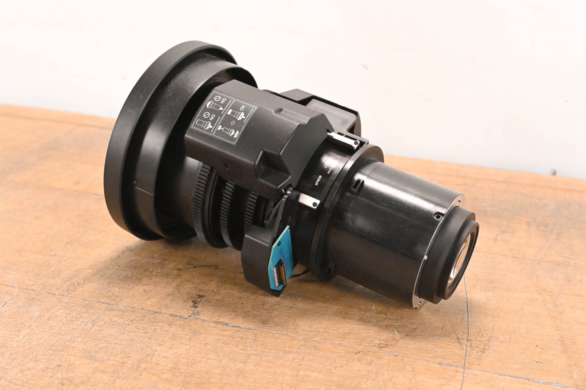 Epson ELPLU03 Wide Short Throw Zoom Lens #1