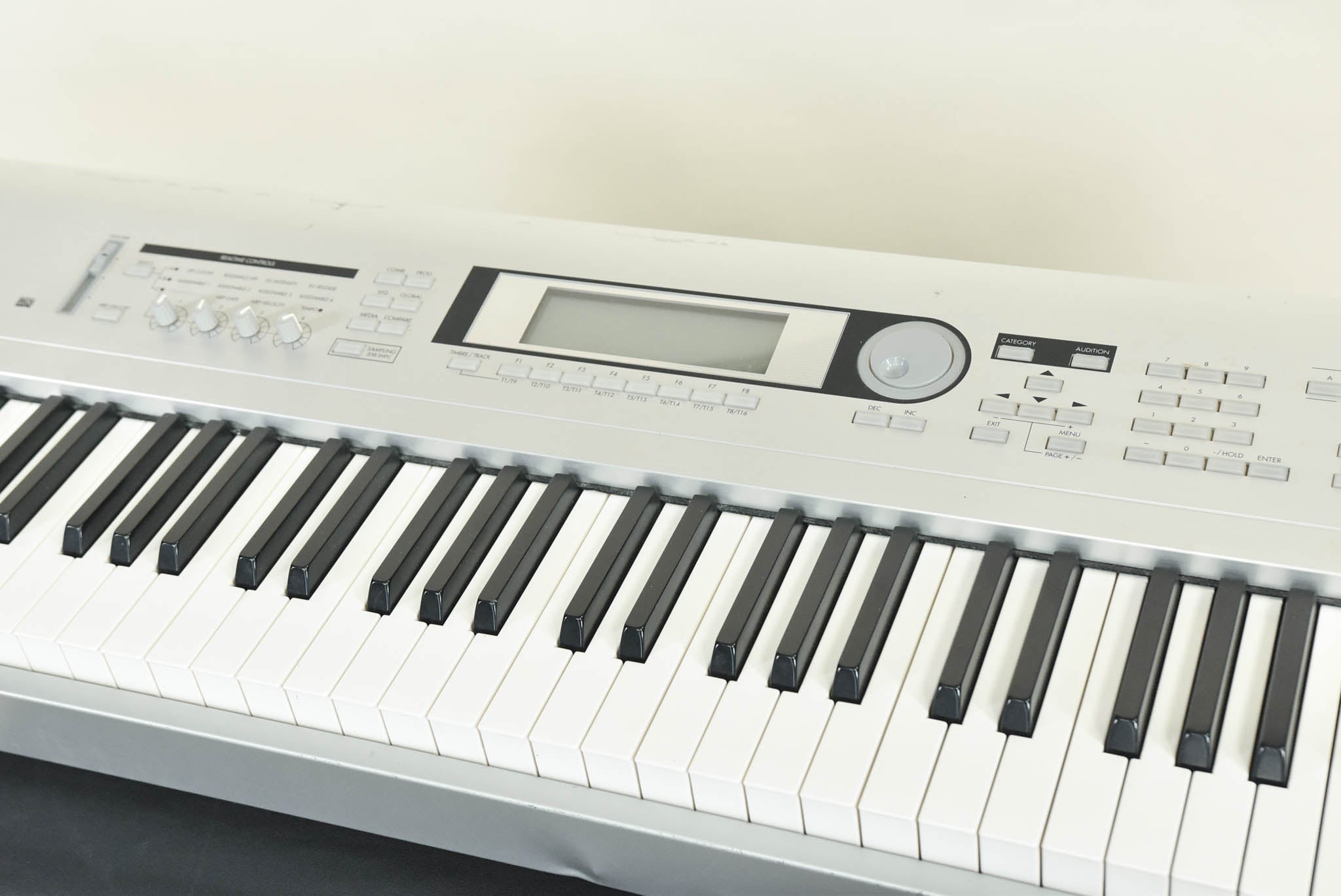 Korg TRITON Le 88 Music Workstation Keyboard