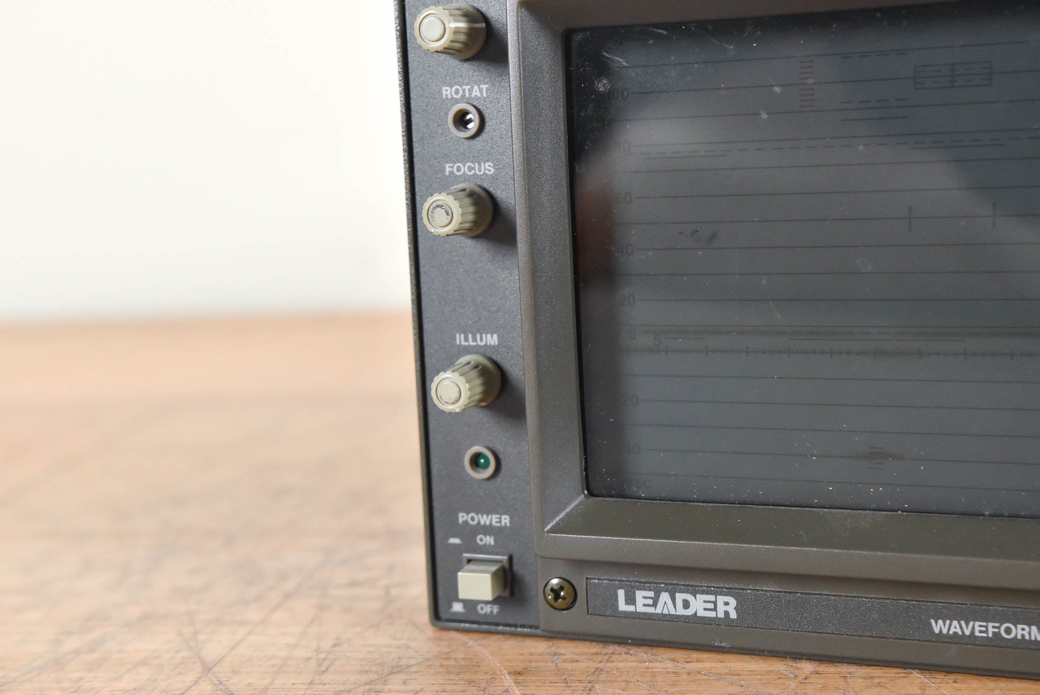 Leader 5860V NTSC Waveform Monitor