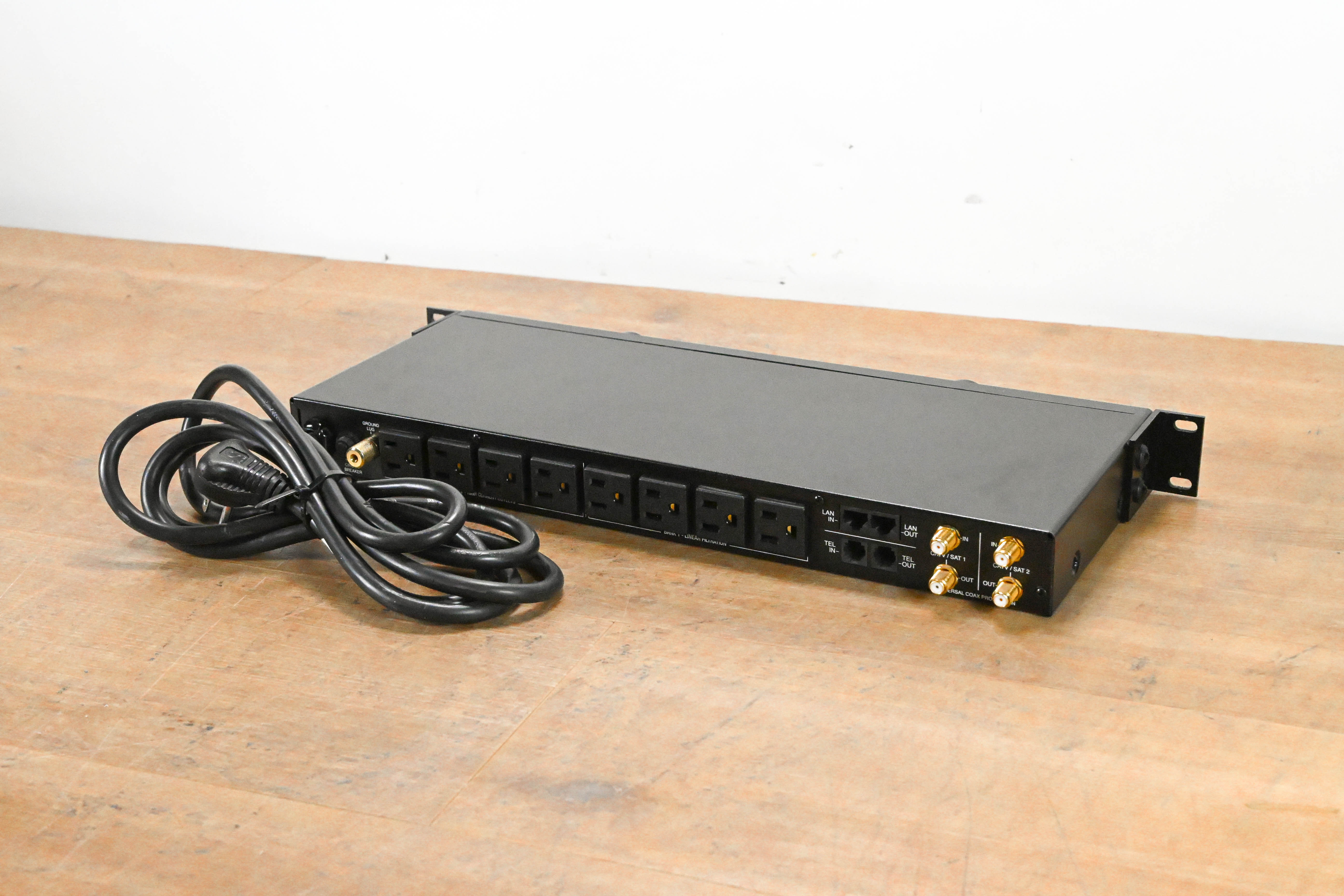 Panamax MR4300 9-Outlet Power Management Conditioner