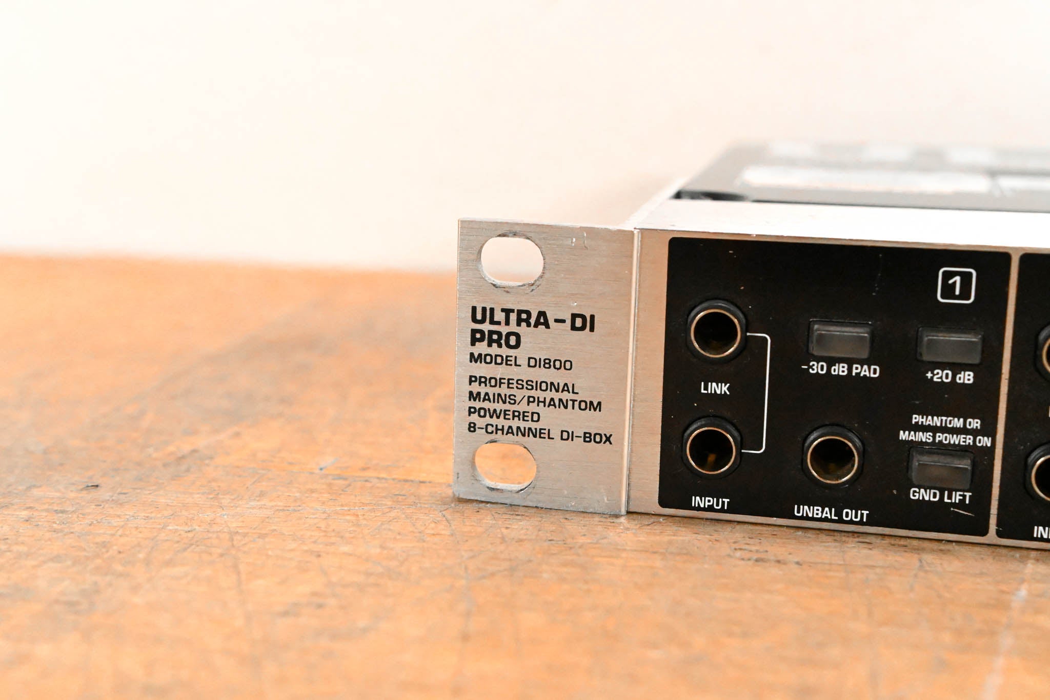 Behringer ULTRA-DI PRO DI800 8-Channel Active DI Box