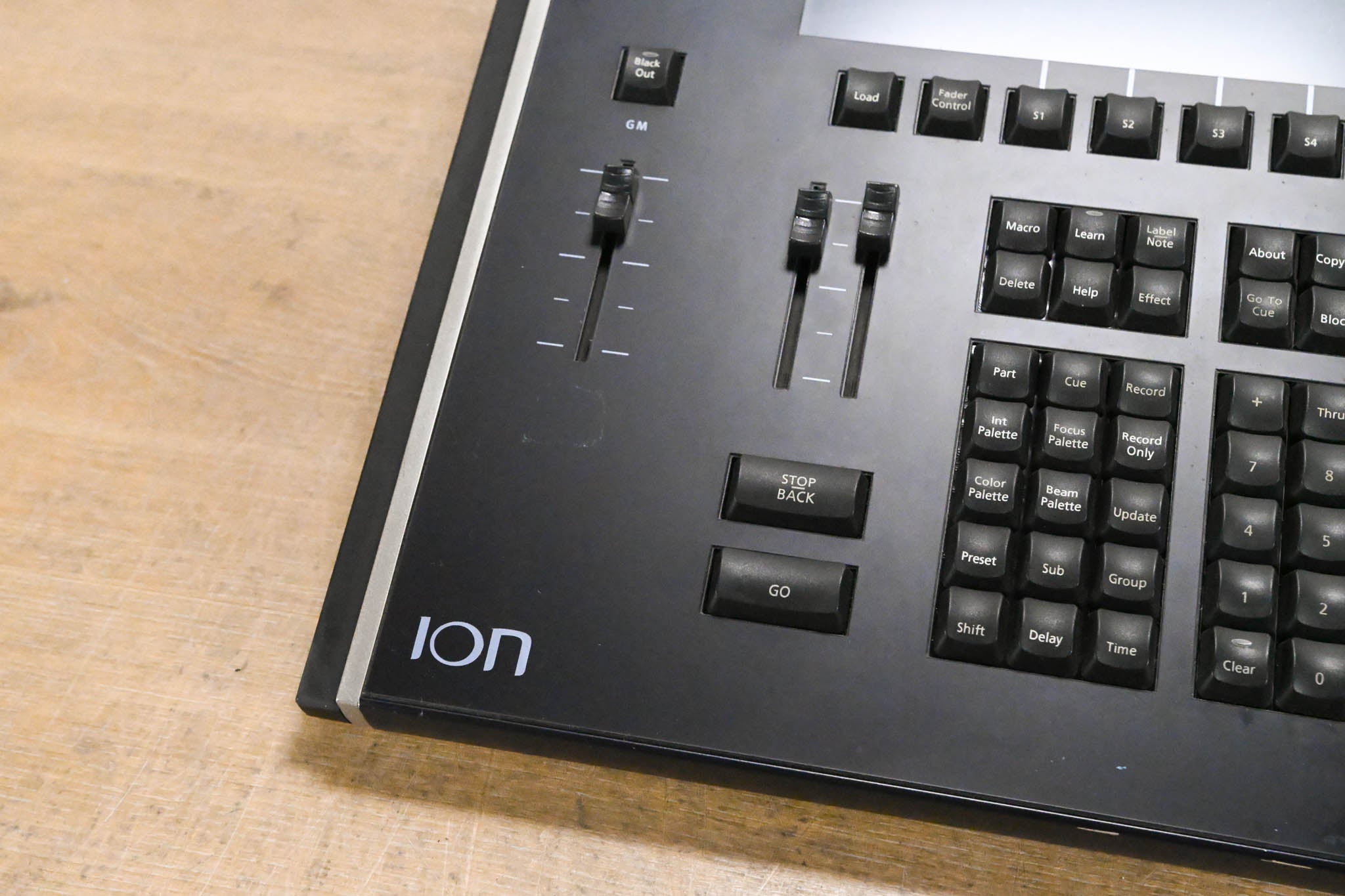 ETC ION 1000 Lighting Console