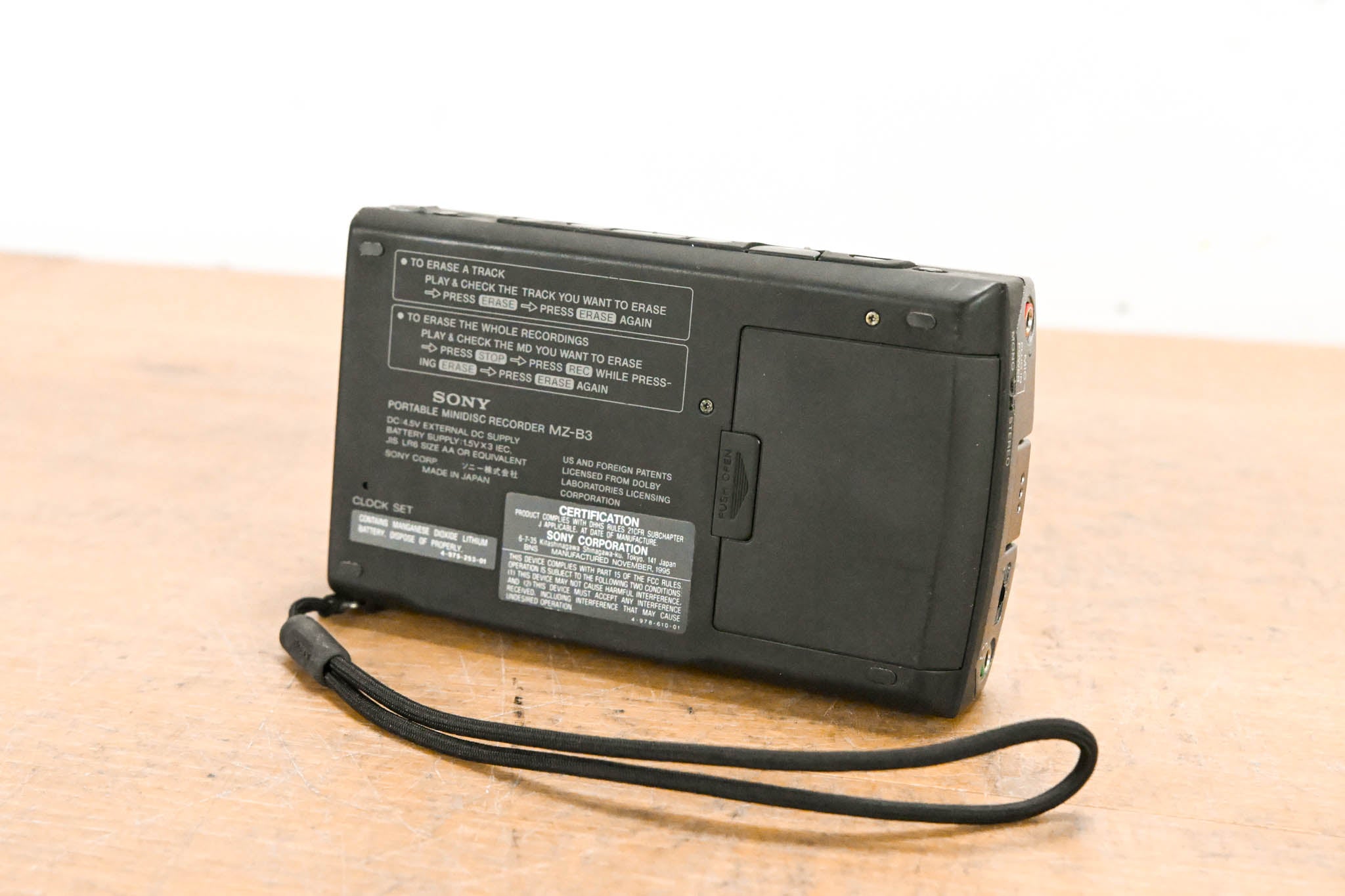 Sony MZ-B3 Portable MiniDisc Recorder (NO POWER SUPPLY)