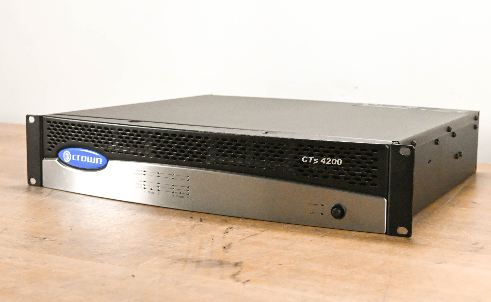 Crown CTs 4200 Four-Channel, 260W Power Amplifier