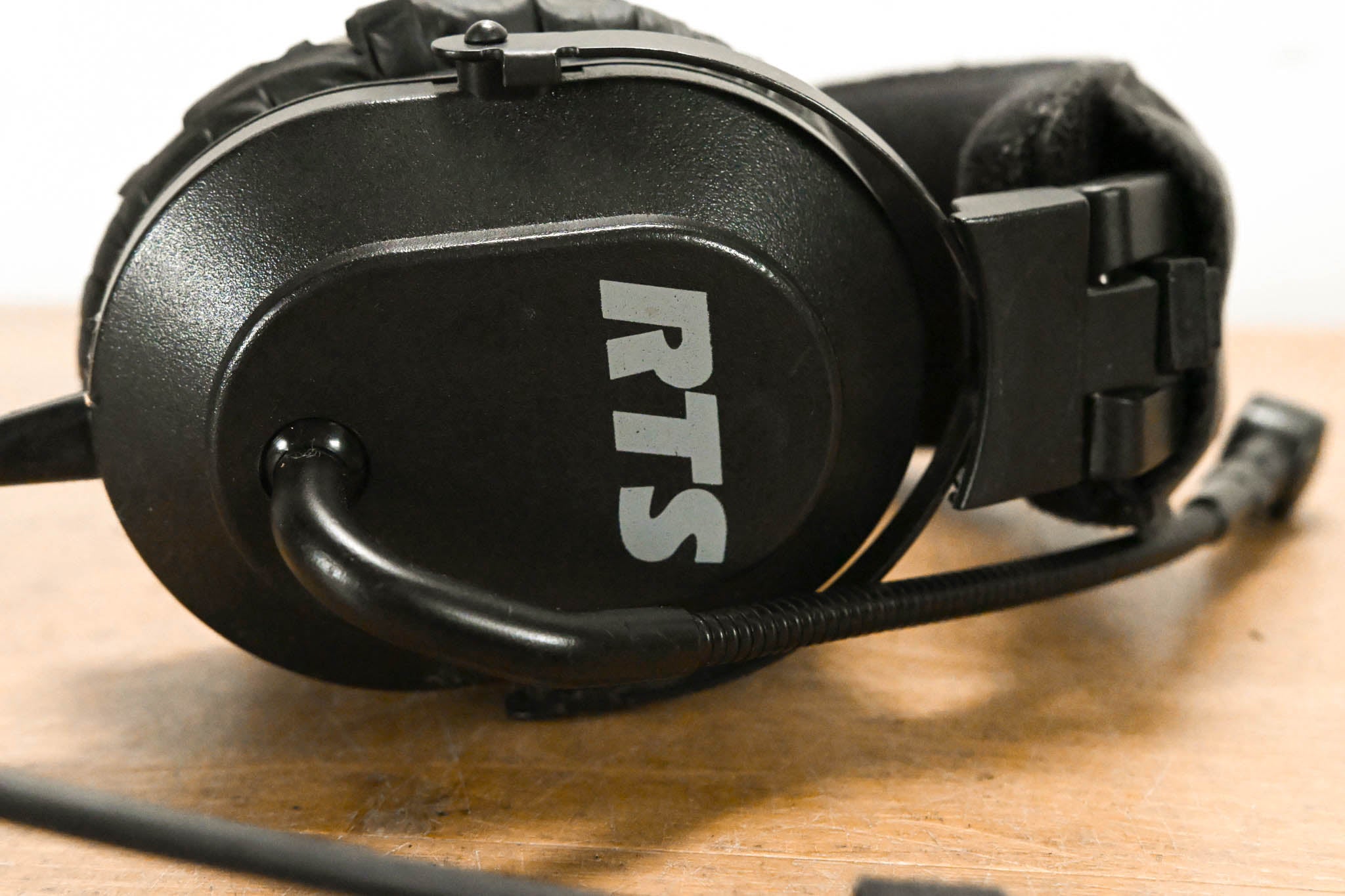 RTS HR-1 Single-Sided Headset with Flexible Dynamic Boom Mic