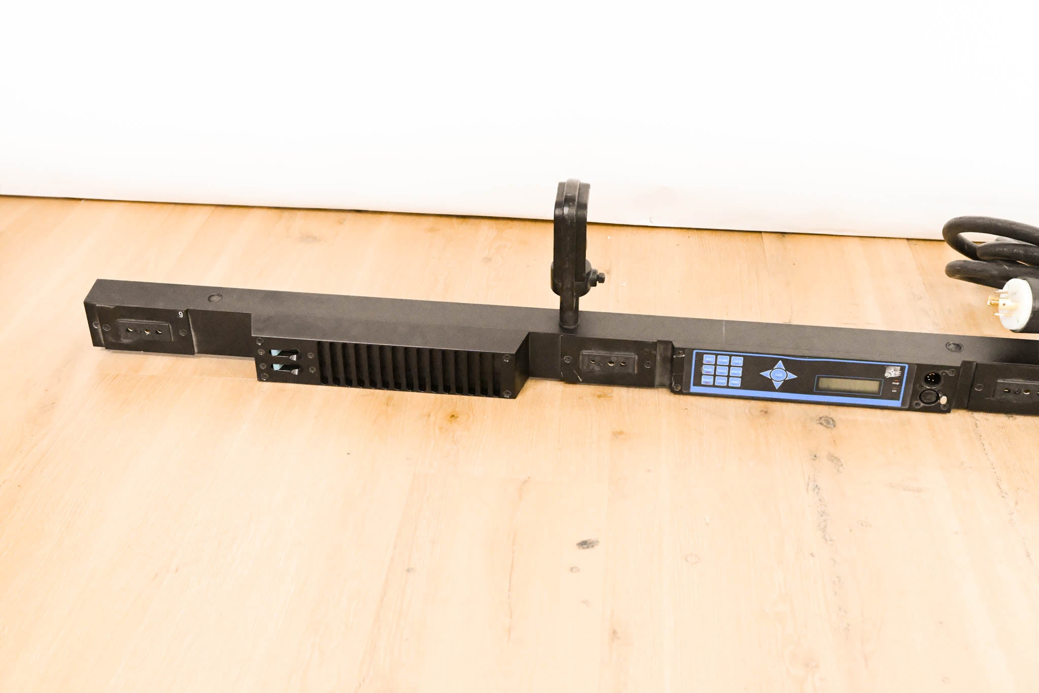 ETC SB6-10M 6 x 10A (1200W) SmartBar with Stage Pin Connectors