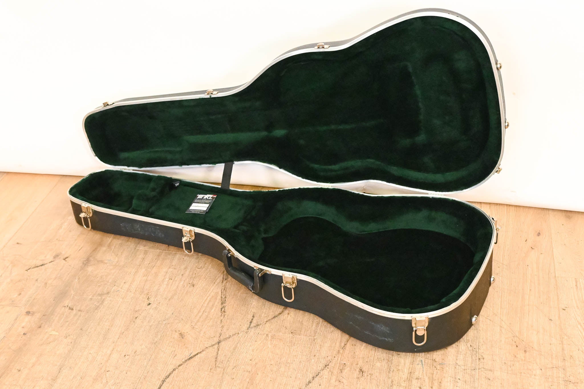 Martin / TKL Dreadnought Acoustic Hardshell Case - Green Plush Interior