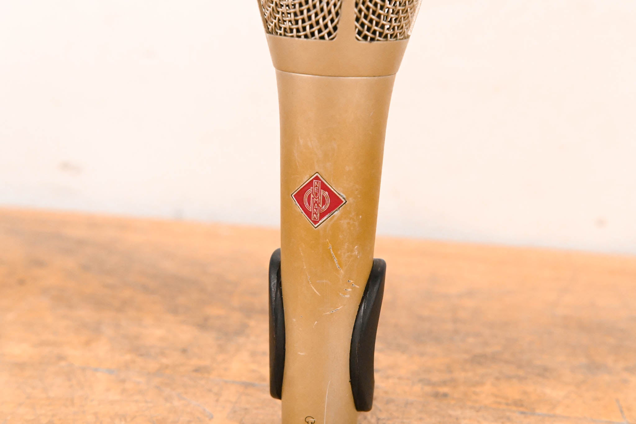 Neumann KMS 105 Supercardioid Condenser Vocal Microphone