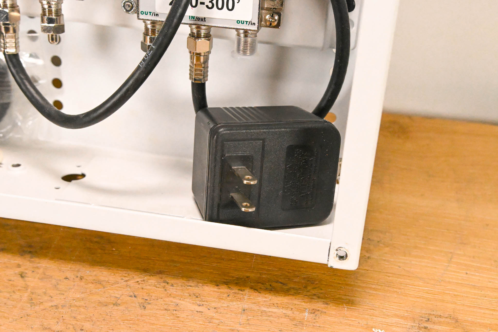 Channel Vision DP-3/12-II Amplified RF Coax Distribution Panel