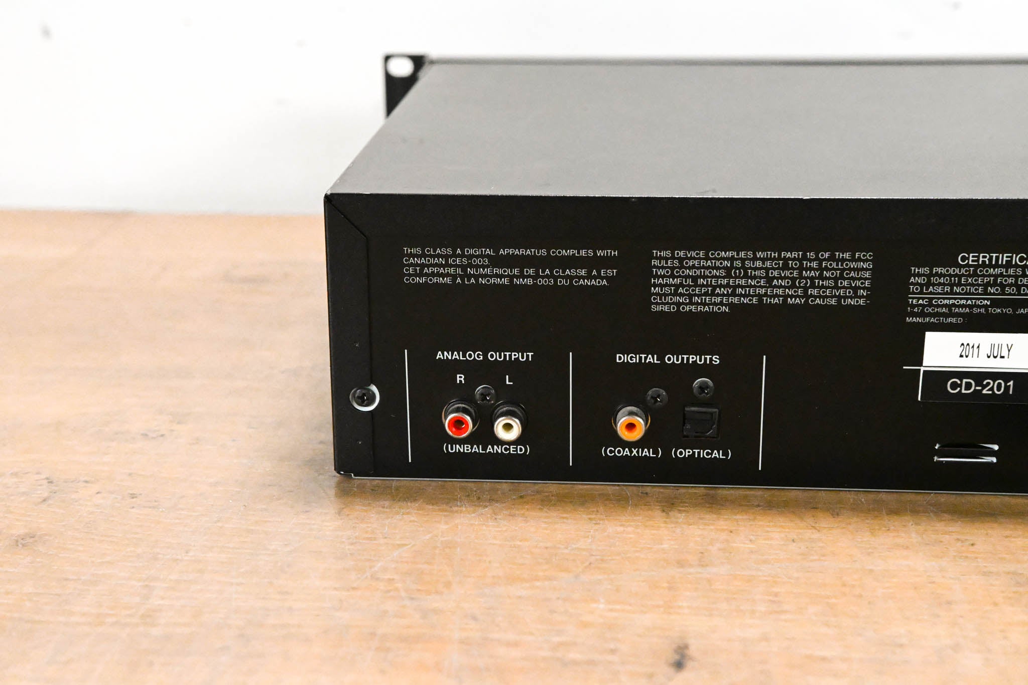 TASCAM CD-200i Rackmountable CD Player with iPod Dock