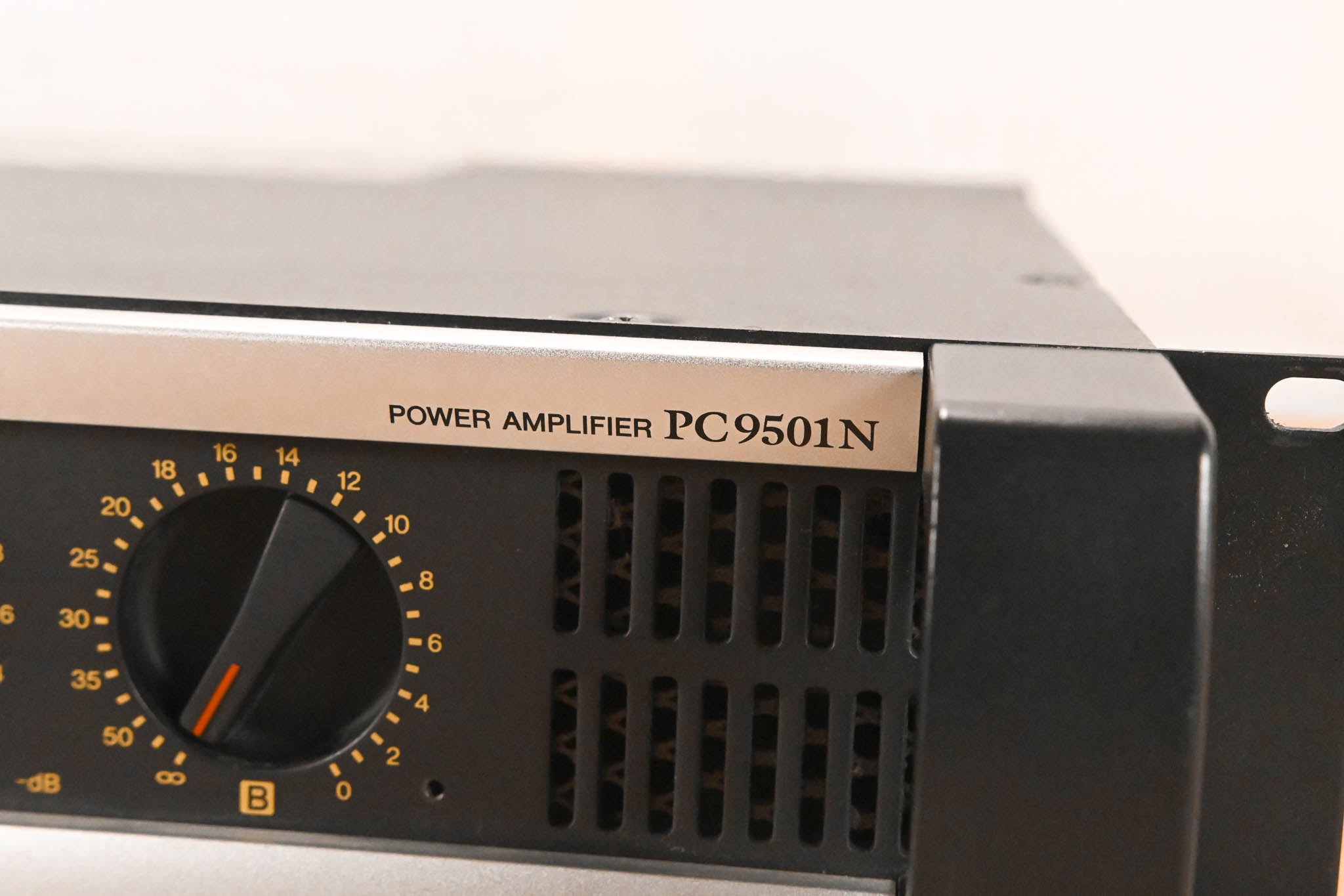Yamaha PC9501N Two-Channel Power Amplifier