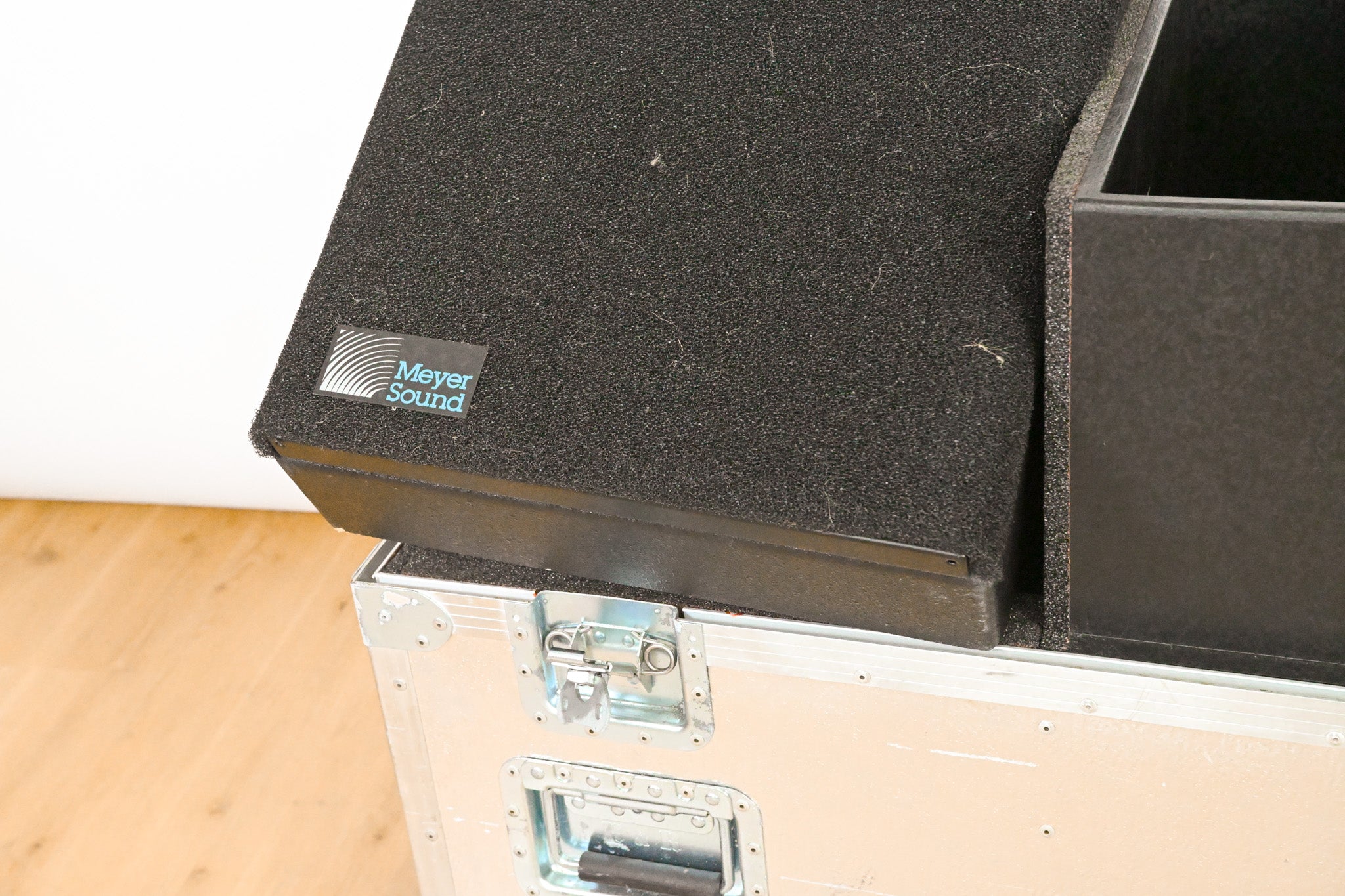 Meyer Sound UM-1P 12" Powered Stage Monitor Speaker (PAIR) w/ Road Case
