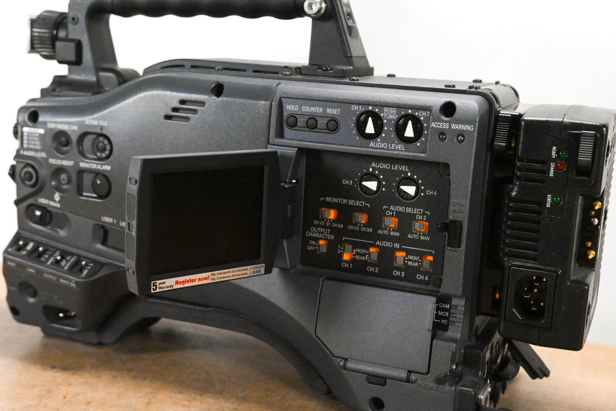 Panasonic AG-HPX500P 2/3" Shoulder-Mounted P2HD Camcorder