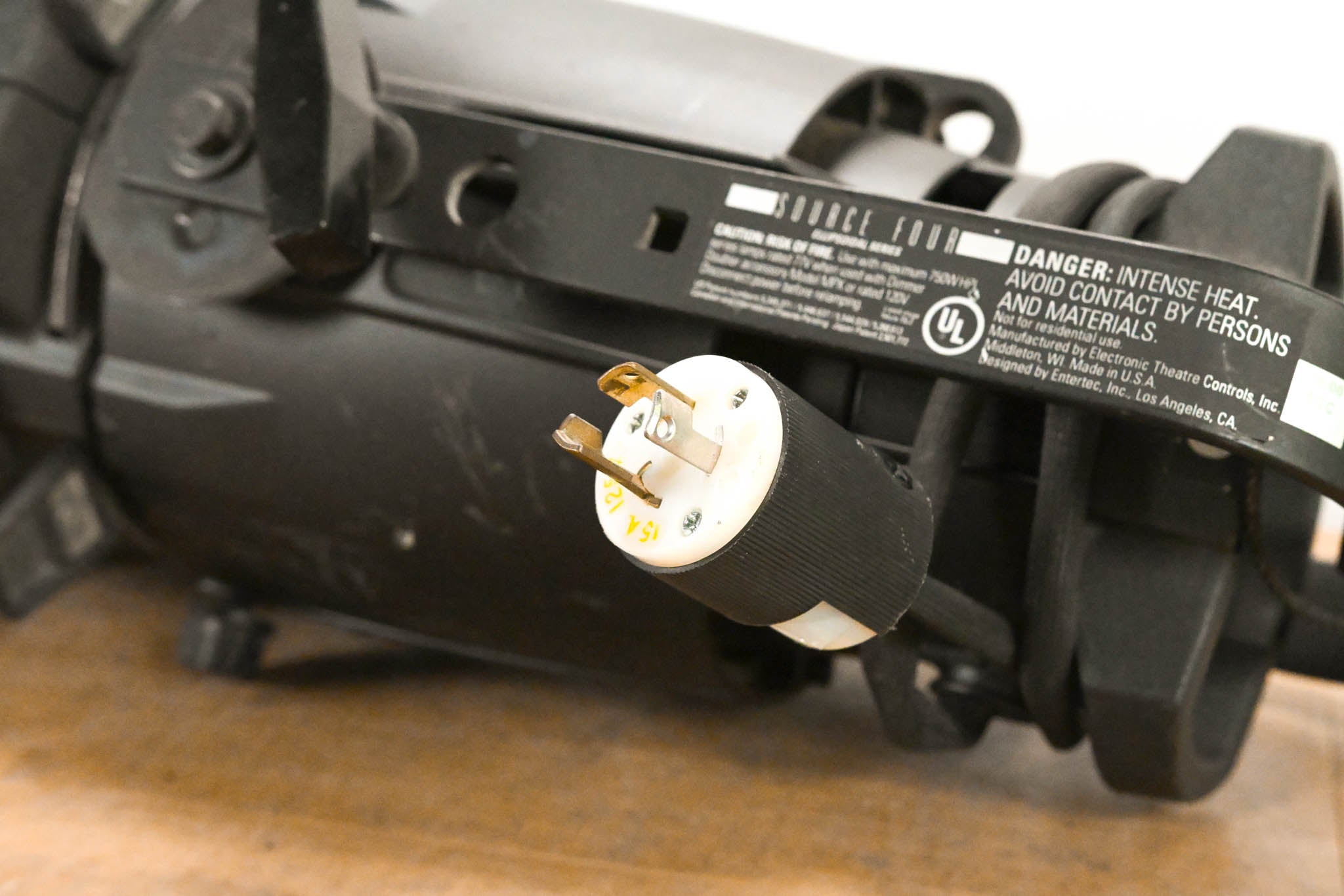 ETC Source Four Zoom 25-50 Degree 750 Ellipsoidal Light