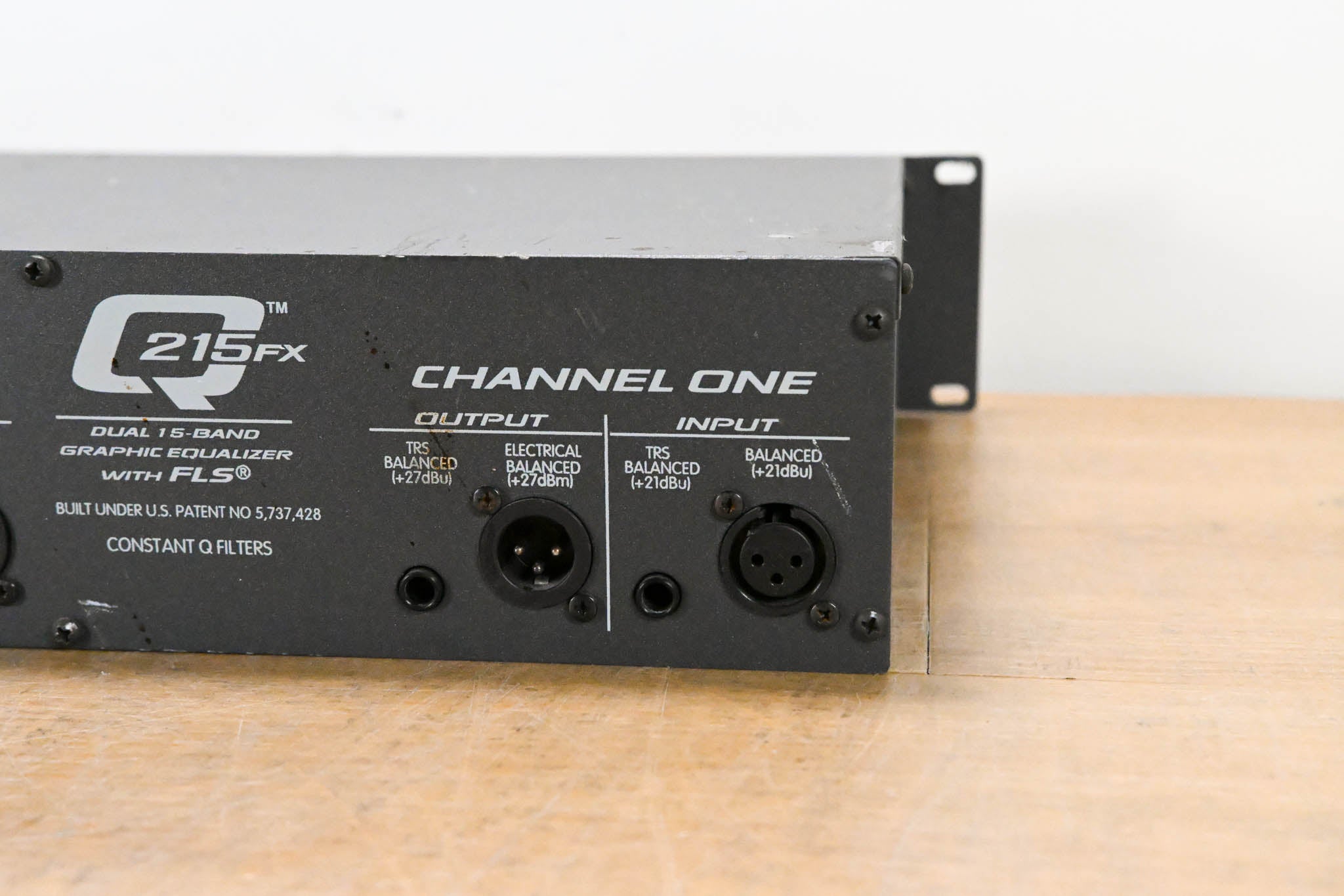 Peavey Q215FX Dual-Channel 15-Band Graphic Equalizer