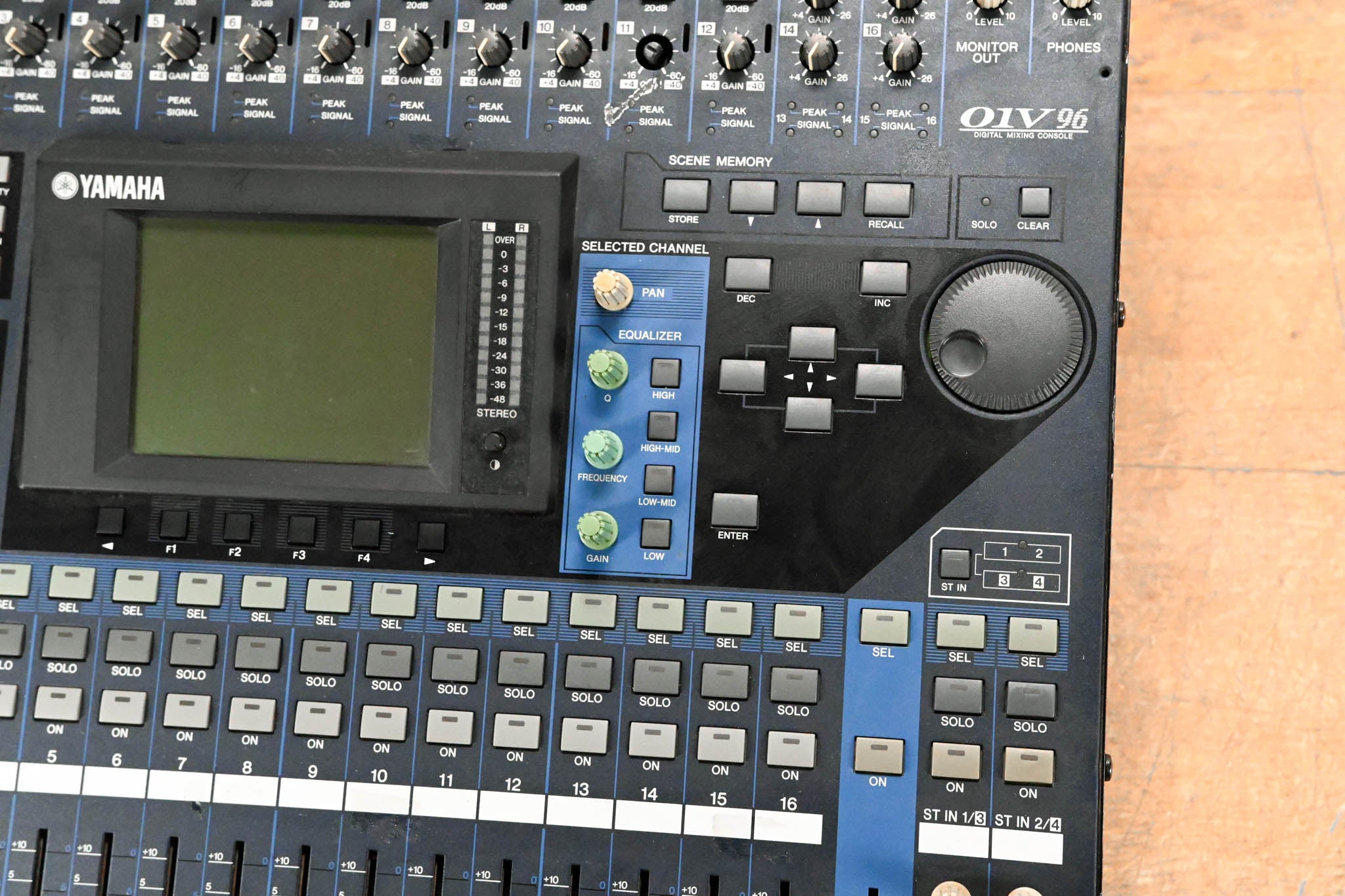 Yamaha 01V96 24-Bit/96k Digital Recording Mixer