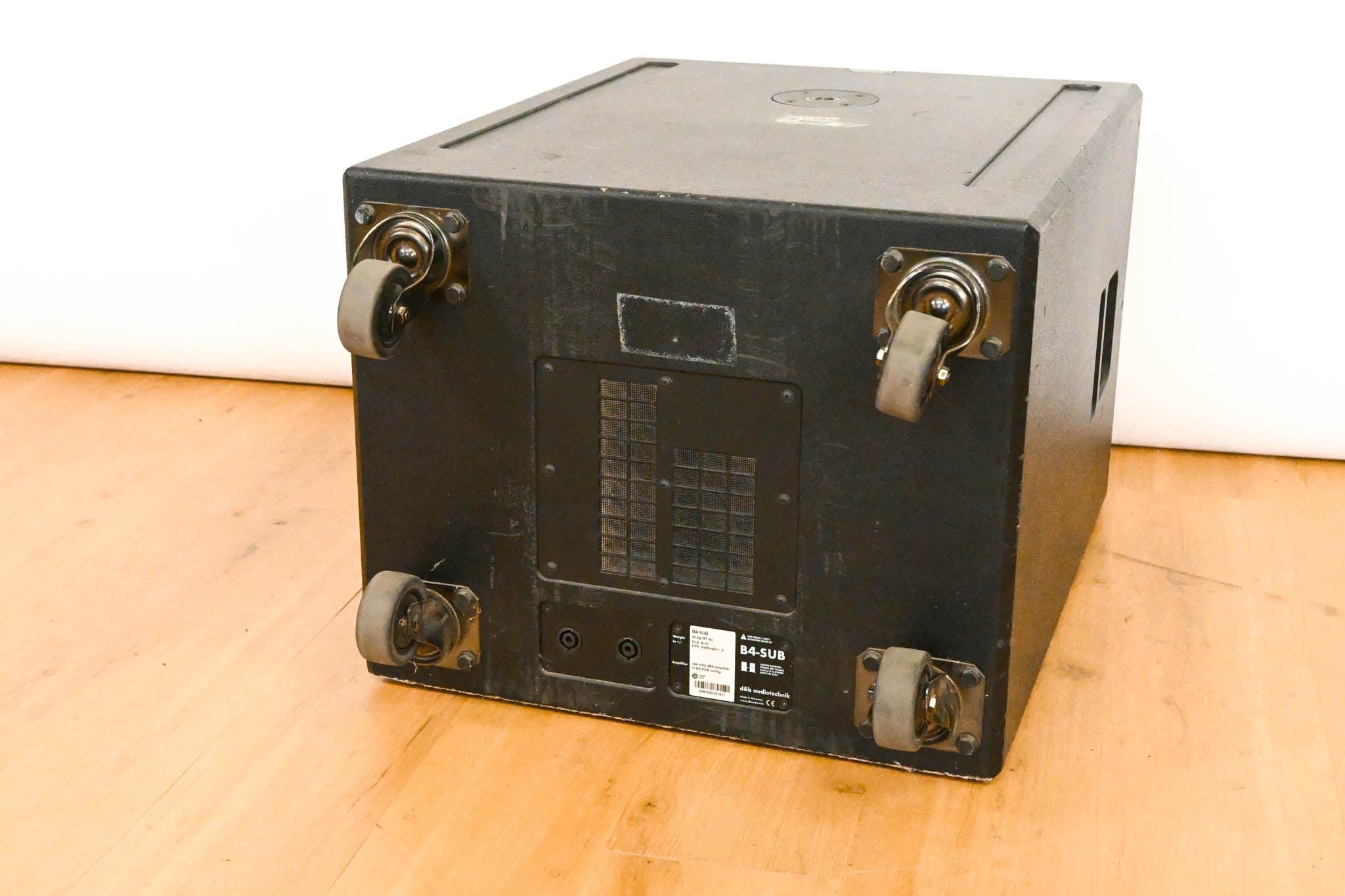 d&b audiotechnik B4-SUB Cardioid Subwoofer