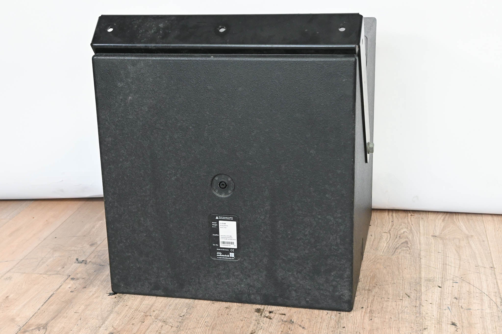 d&b audiotechnik Ci-SUB 18" Compact Bass-Reflex Passive Subwoofer