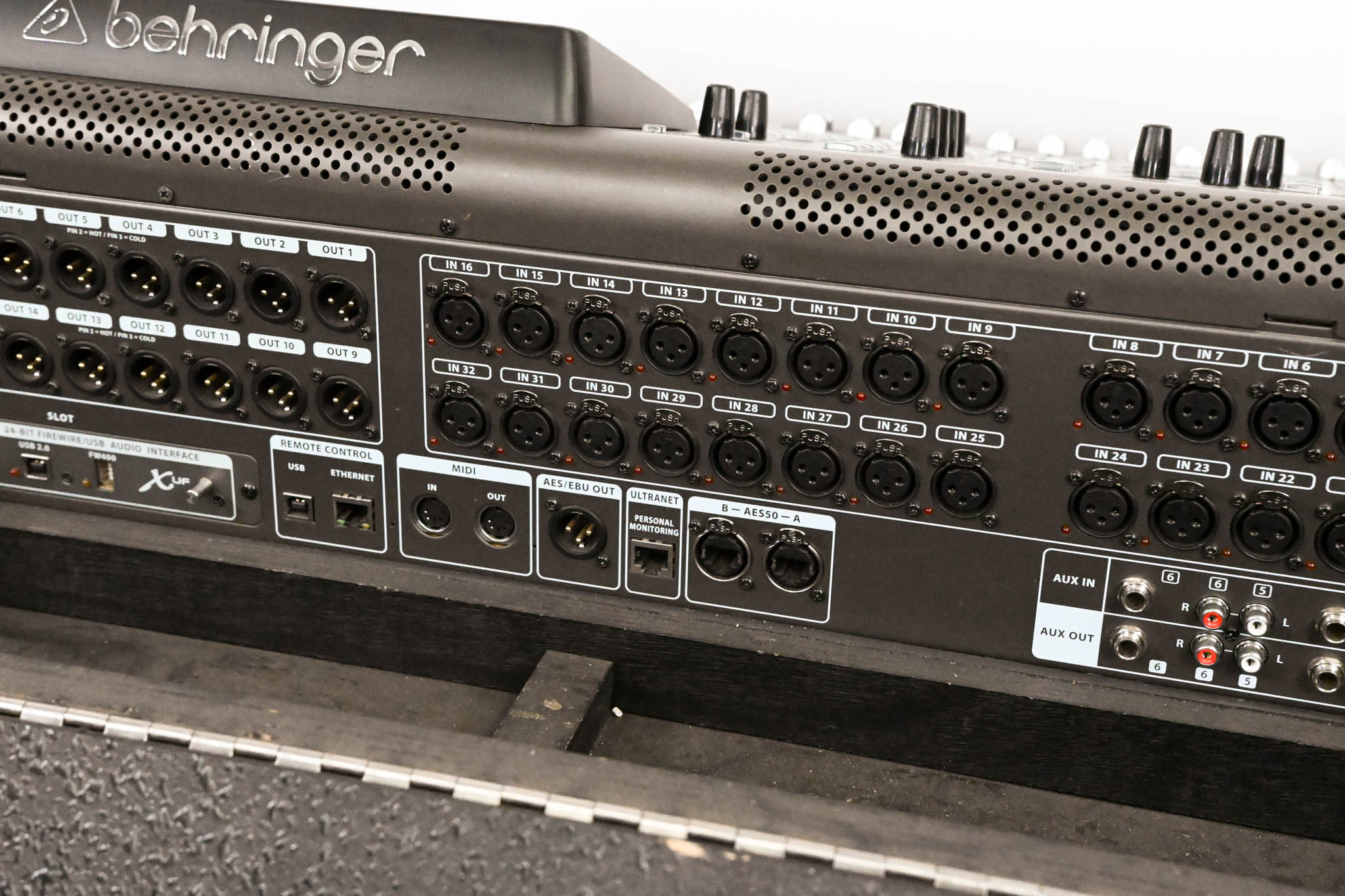 Behringer X32 40-Channel Digital Mixing Console with Road Case