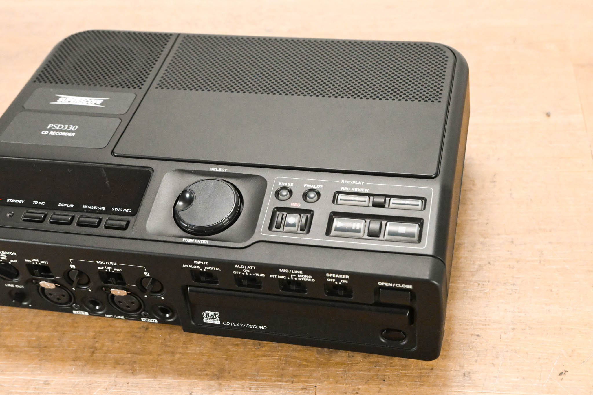 Superscope PSD330 Compact CD Player/Recorder with CA300 Carrying Case