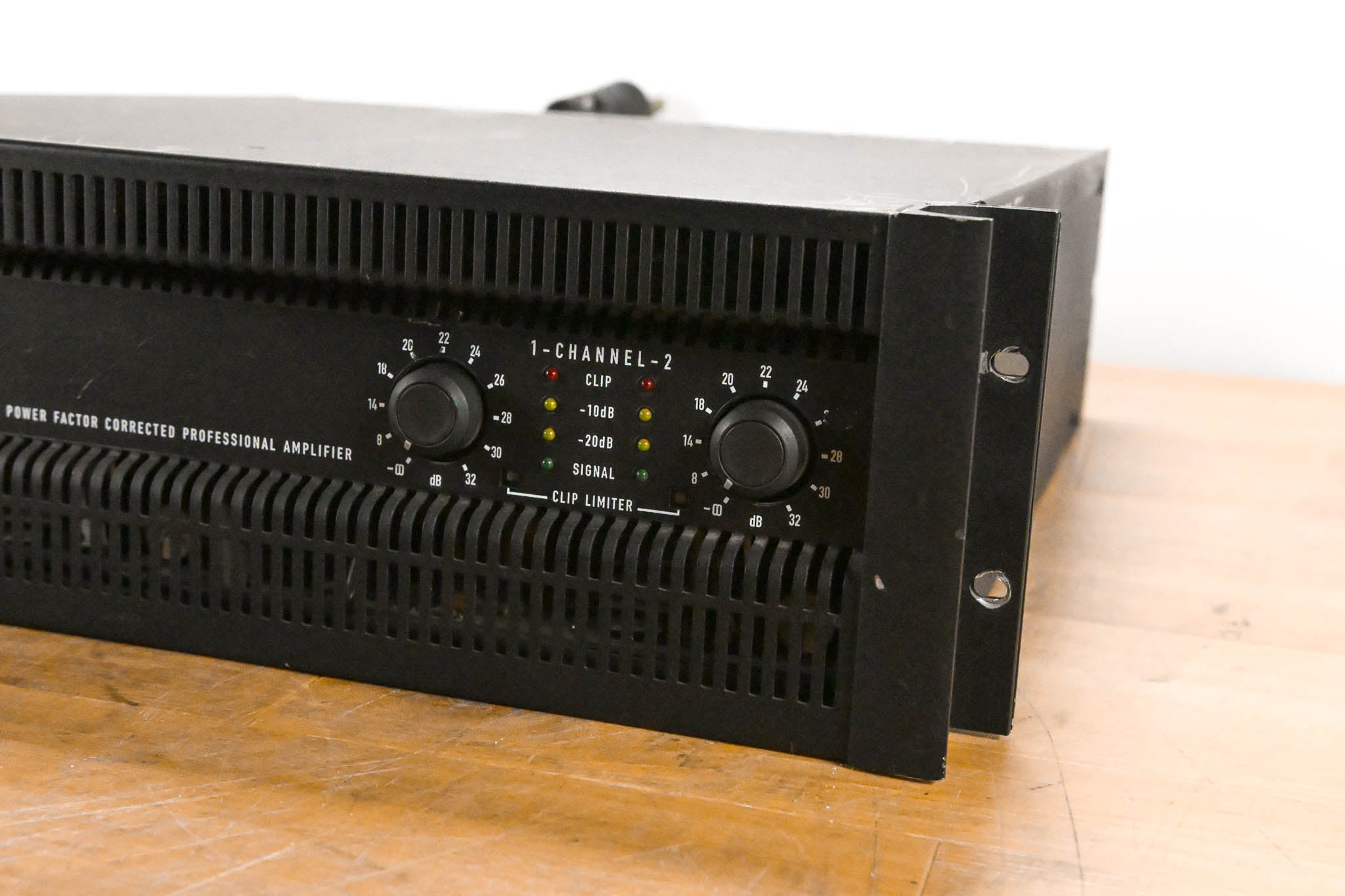 QSC PowerLight 6.0 PFC Power Factor Corrected 2-Channel Power Amplifier
