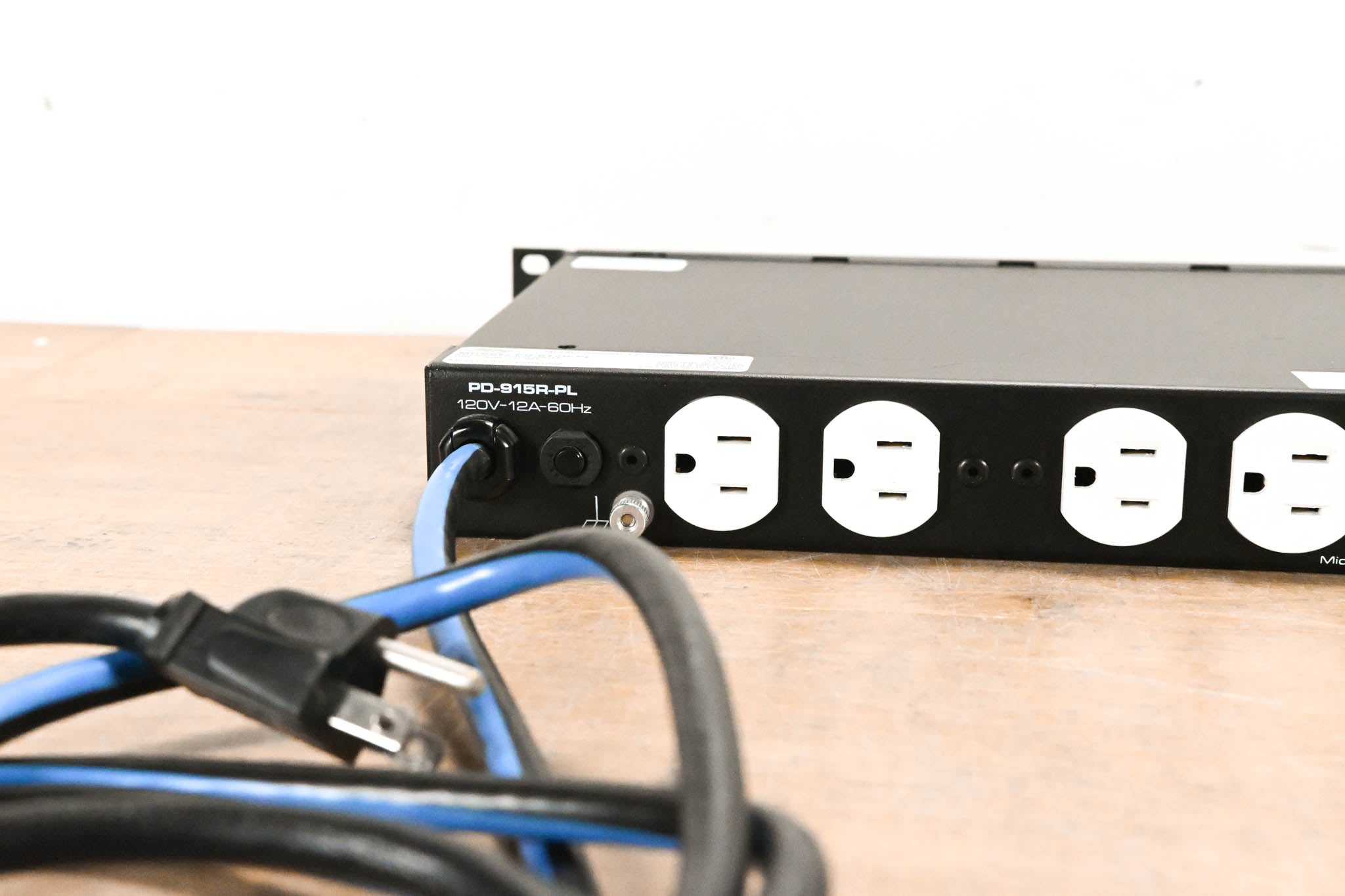 Middle Atlantic PD-915R-PL 9-Outlet Rackmount Power Distribution Unit