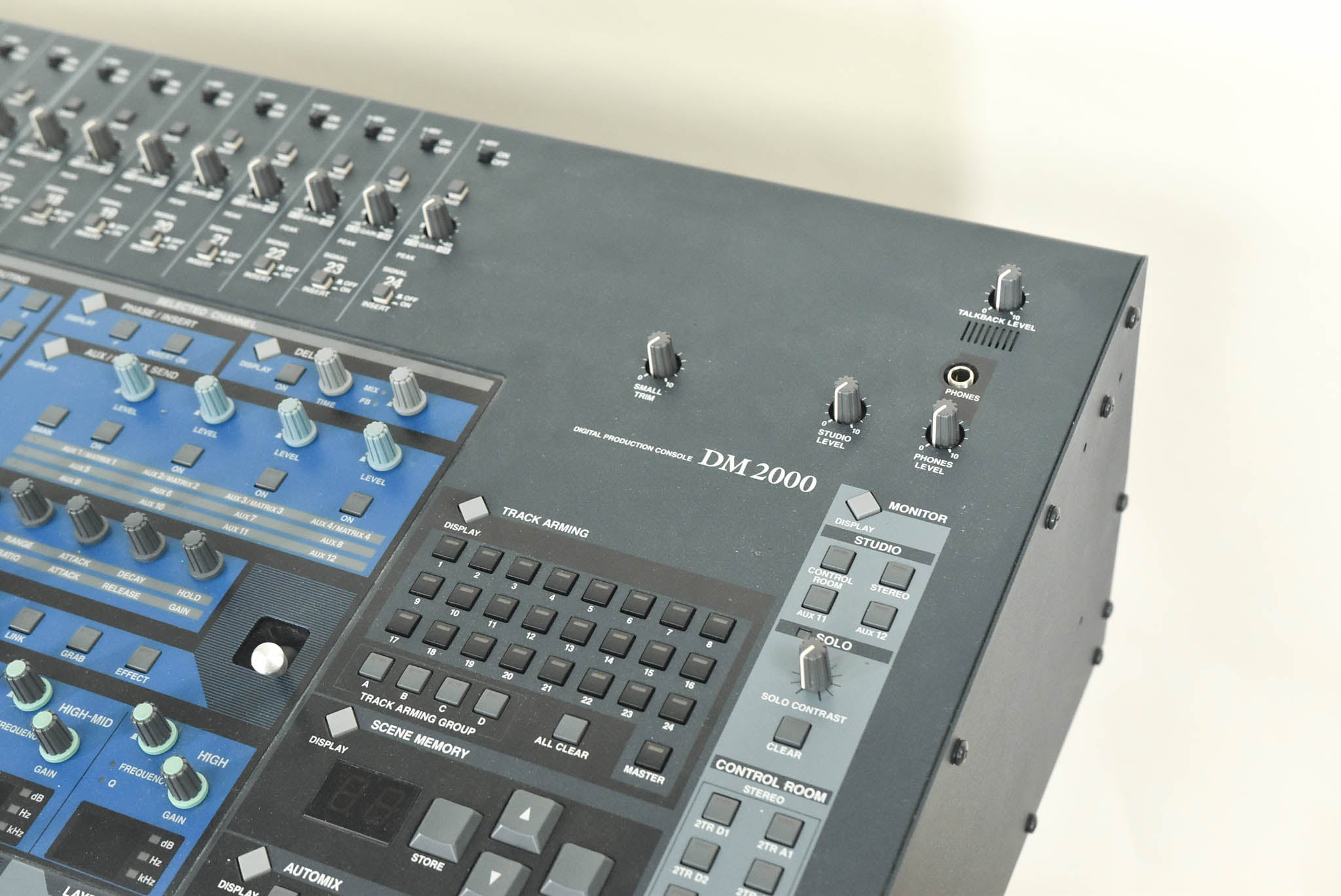 Yamaha DM2000 Digital Audio Mixing Console