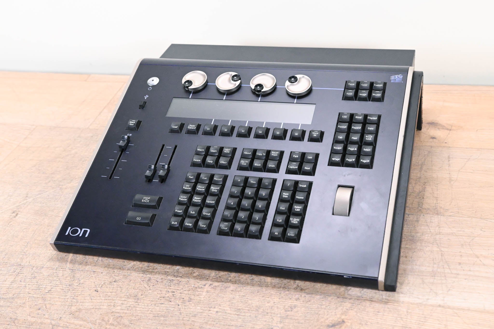 ETC ION 1000 Lighting Console