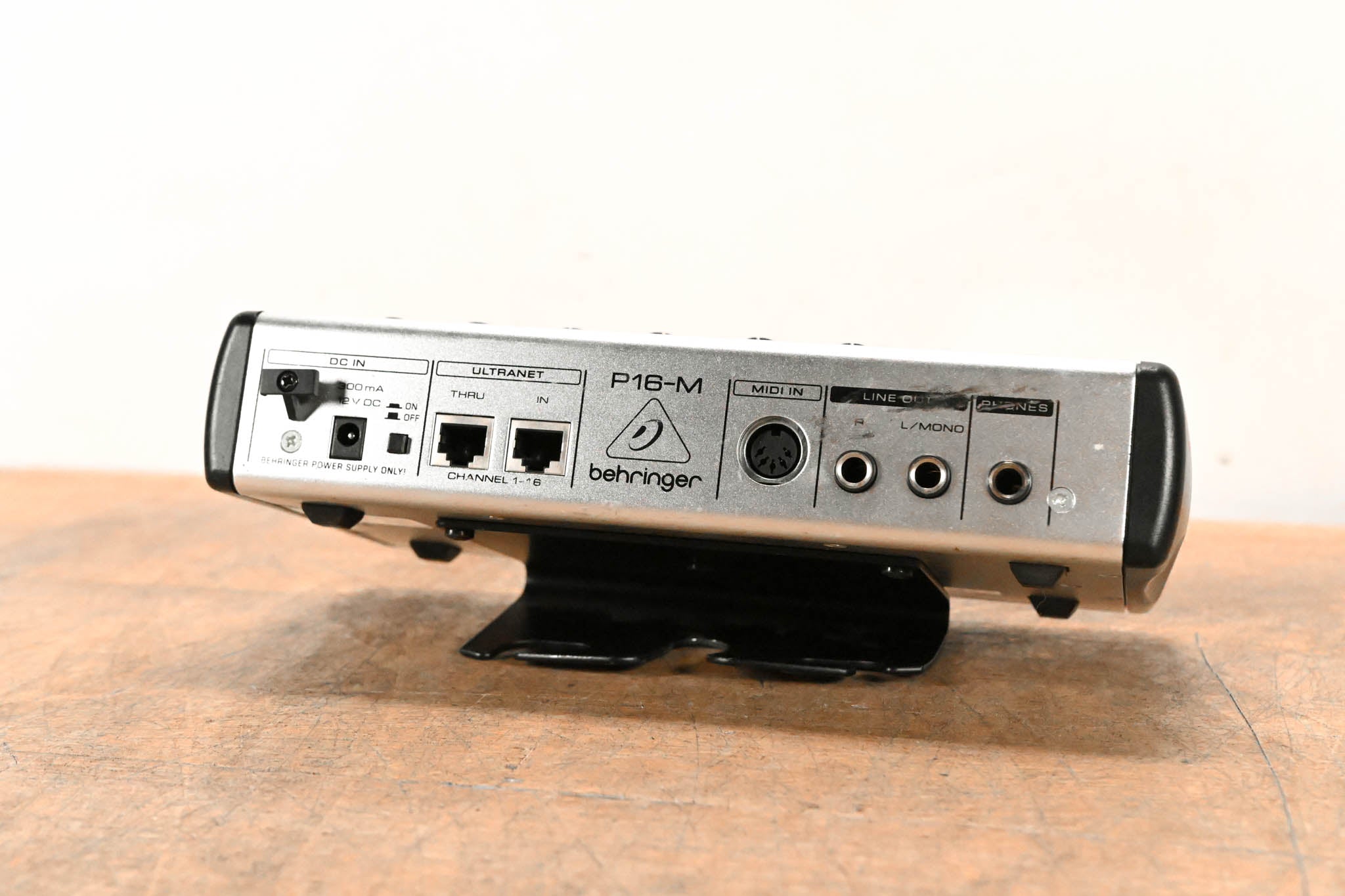 Behringer Powerplay P16-M 16-Channel Digital Personal Mixer