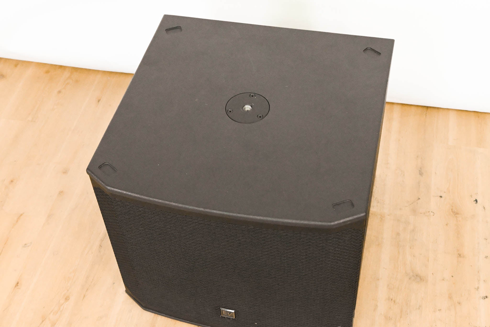 Electro-Voice (EV) EKX-18SP 1300W 18" Powered Subwoofer