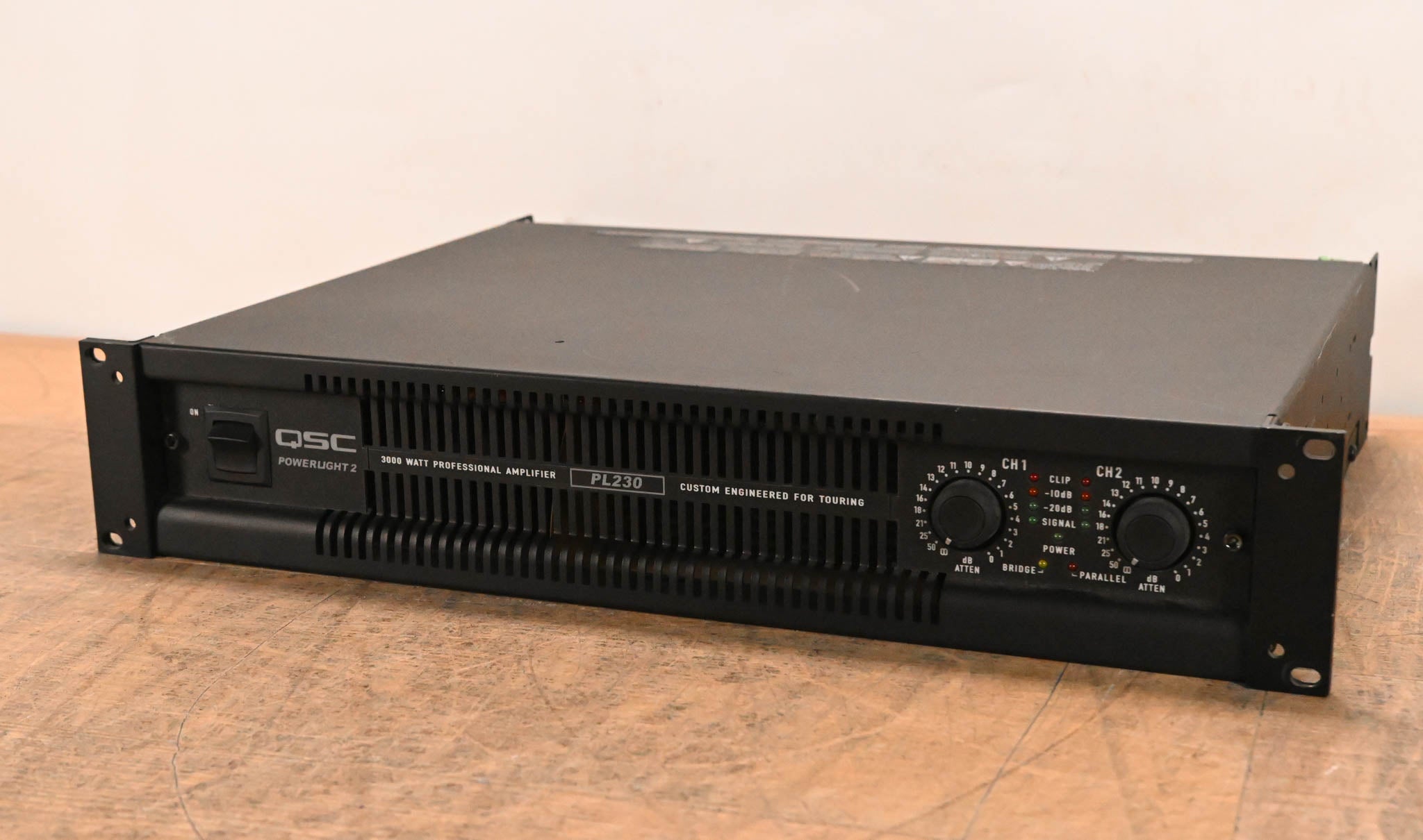 QSC PL230 PowerLight 2 Series 2-Channel 1500W Power Amplifier