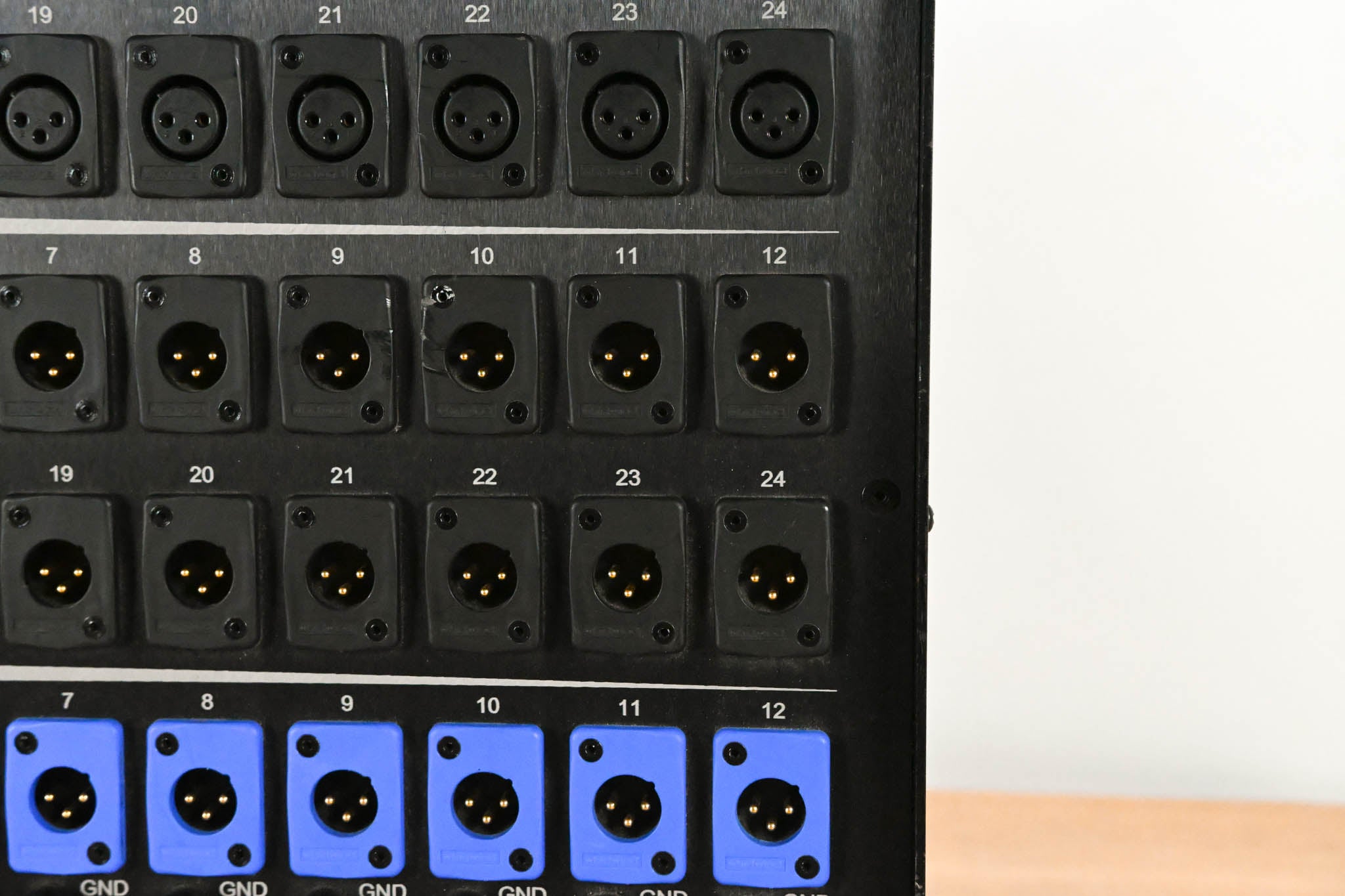 Whirlwind SB Series SB24T11G 24-Channel Passive Mic Splitter