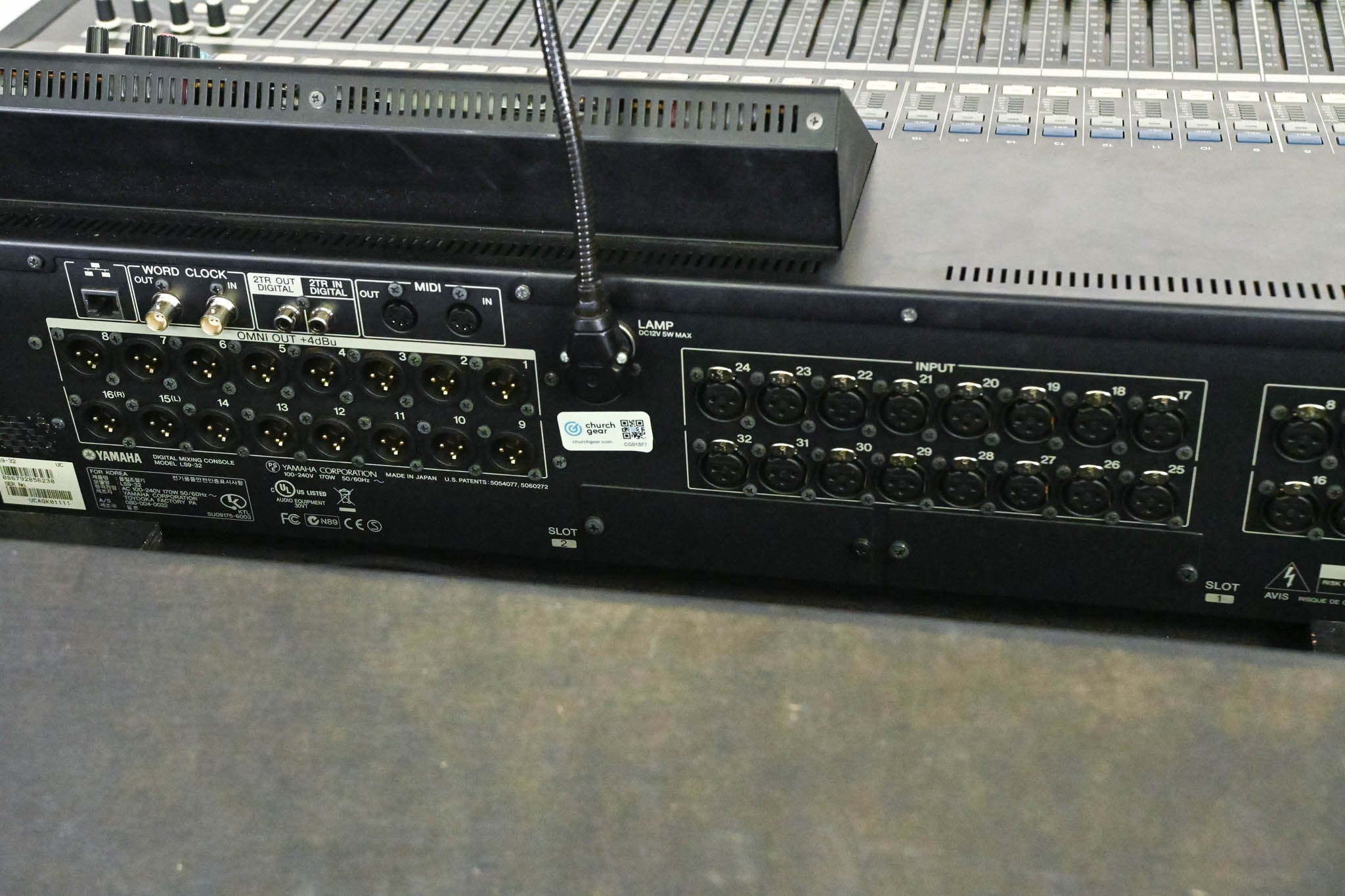 Yamaha LS9-32 32-Input Digital Mixing Console with Road Case