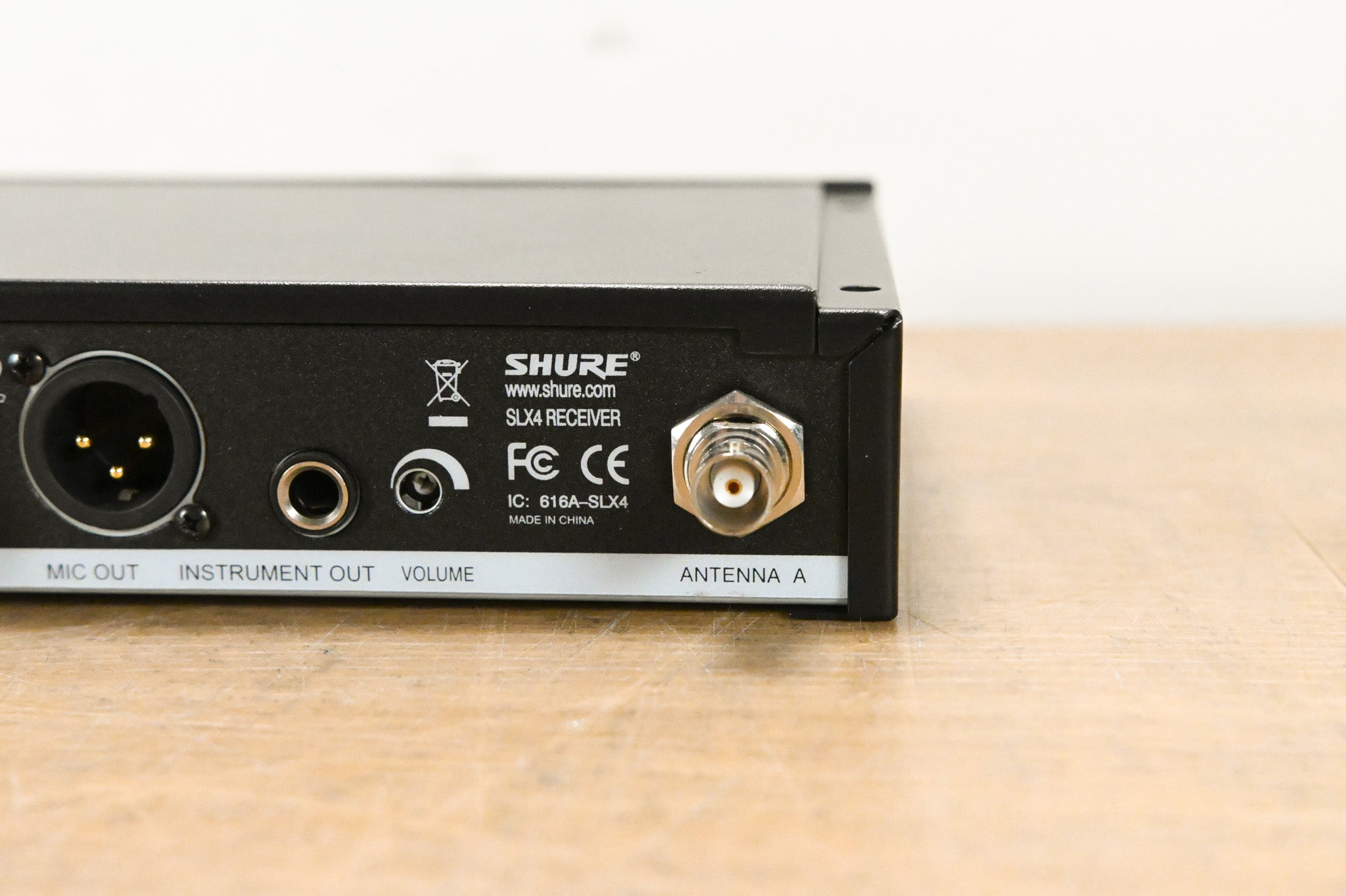 Shure SLX4 Wireless Receiver - G4 Band: 470-494 MHz (NO POWER SUPPLY)