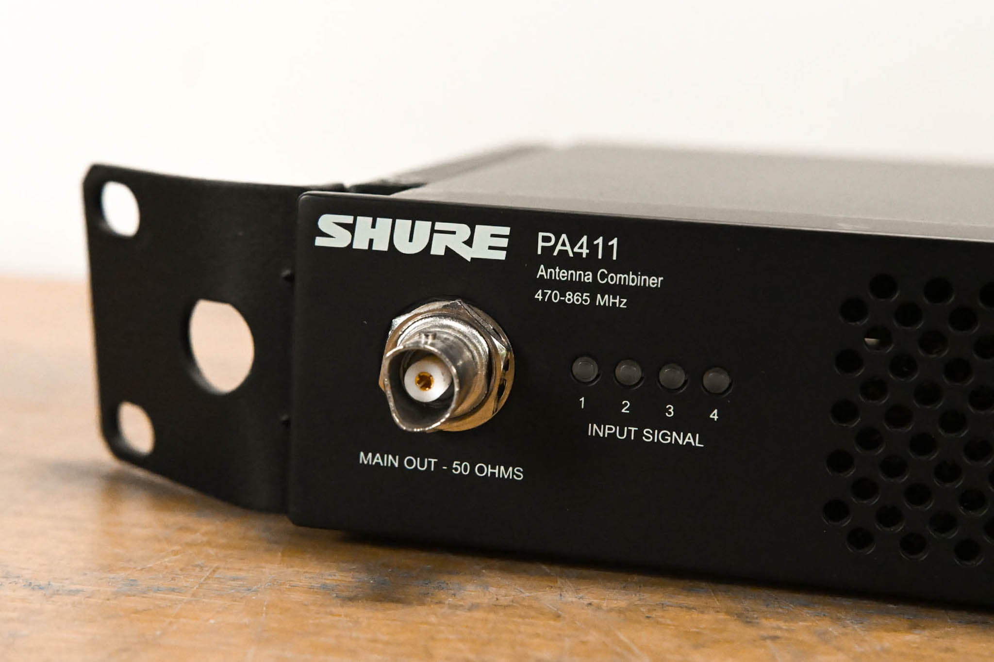 Shure PA411 Antenna Combiner for PSM 300 Series Wireless NO POWER SUPPLY
