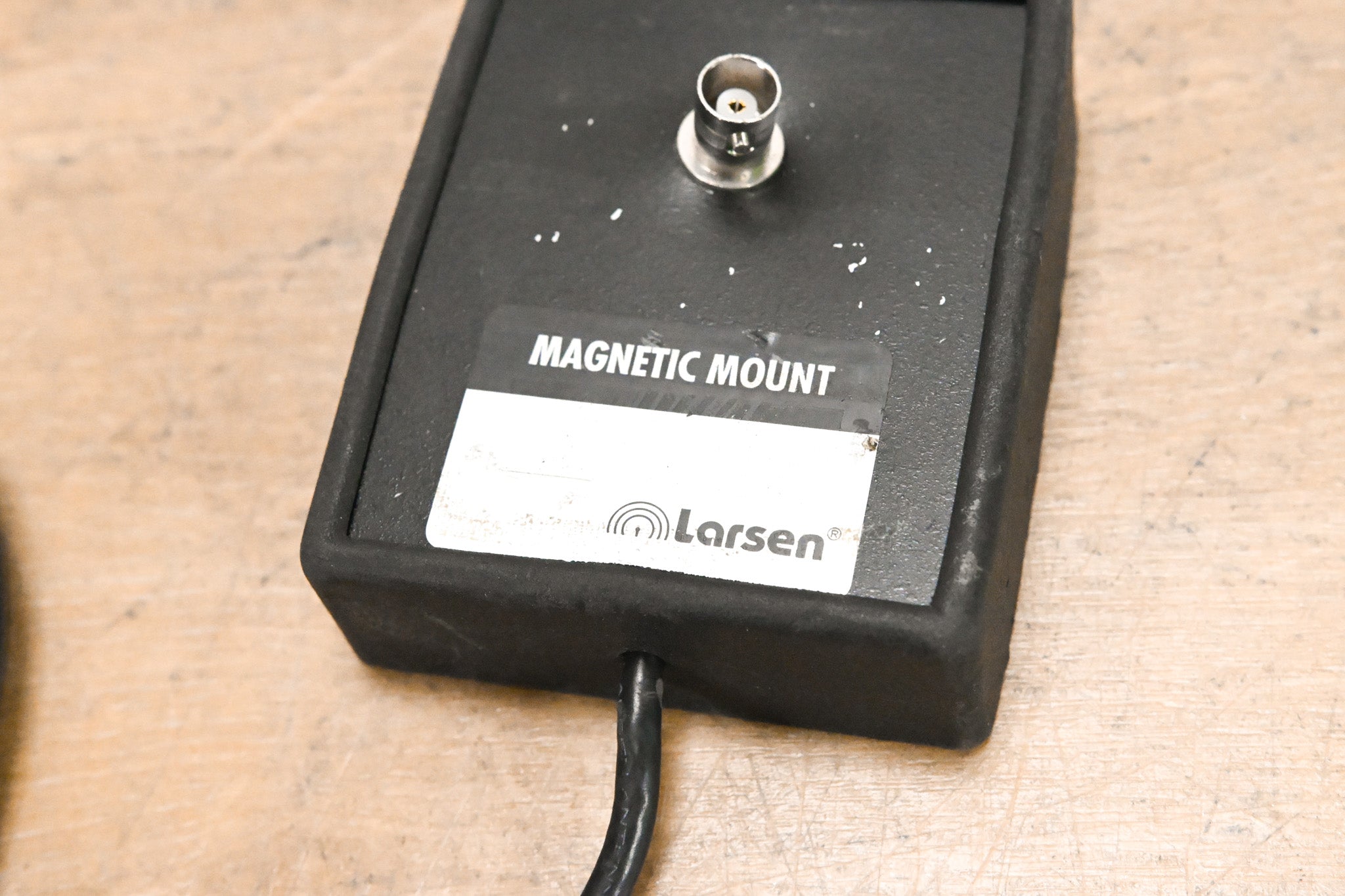 Larsen BNC-BNC Magnet Mount