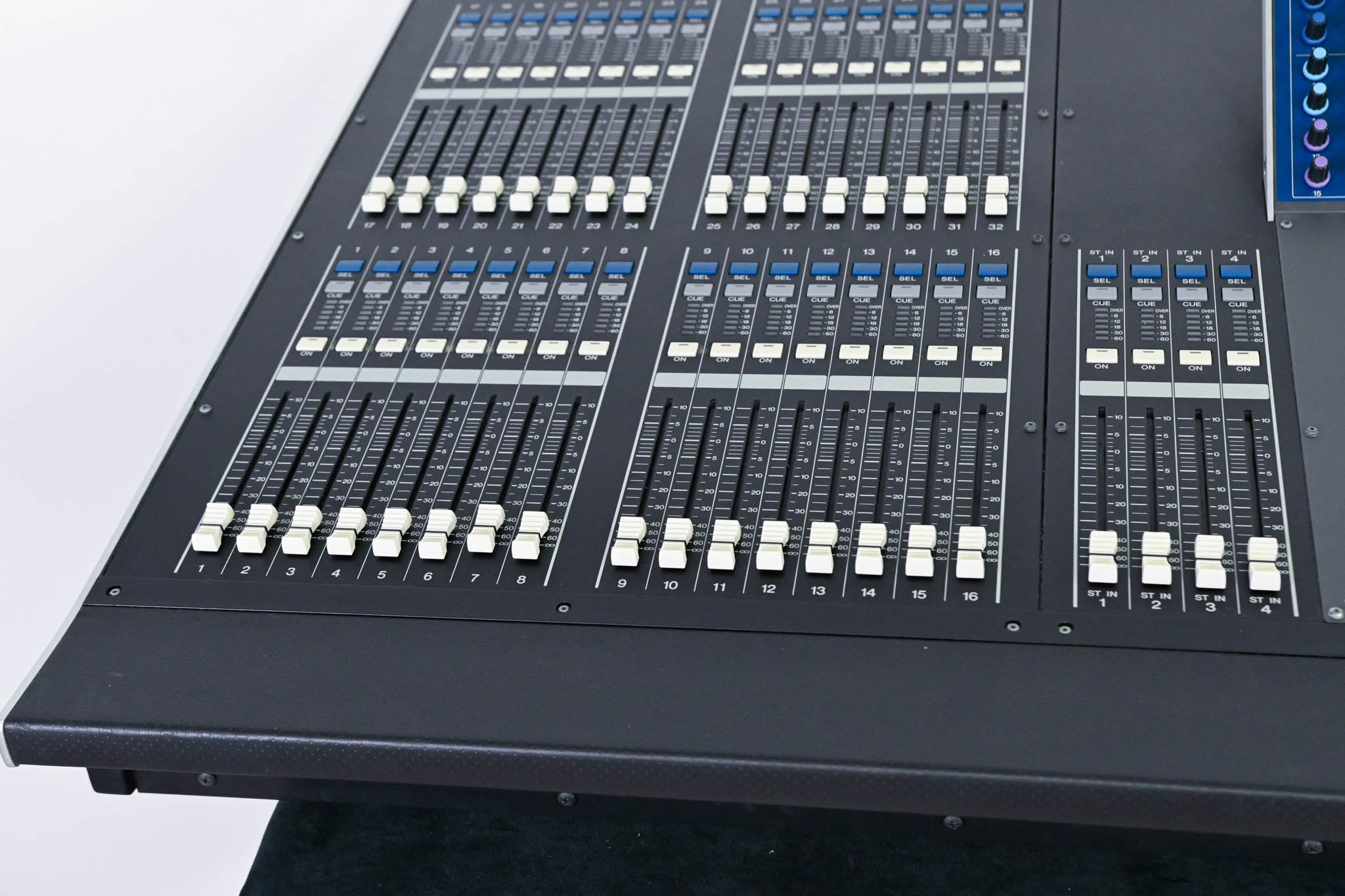 Yamaha M7CL-48ES 48-Channel EtherSound Digital Audio Mixer