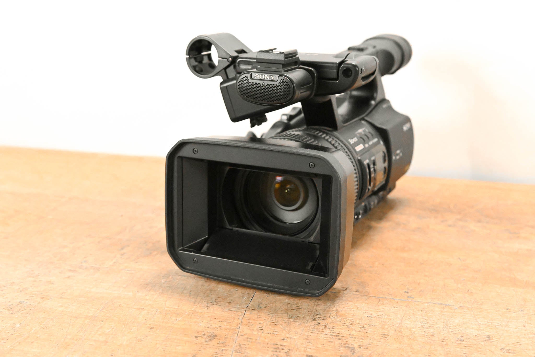 Sony HVR-Z5U Professional 1/3" 3-CMOS HDV Camcorder