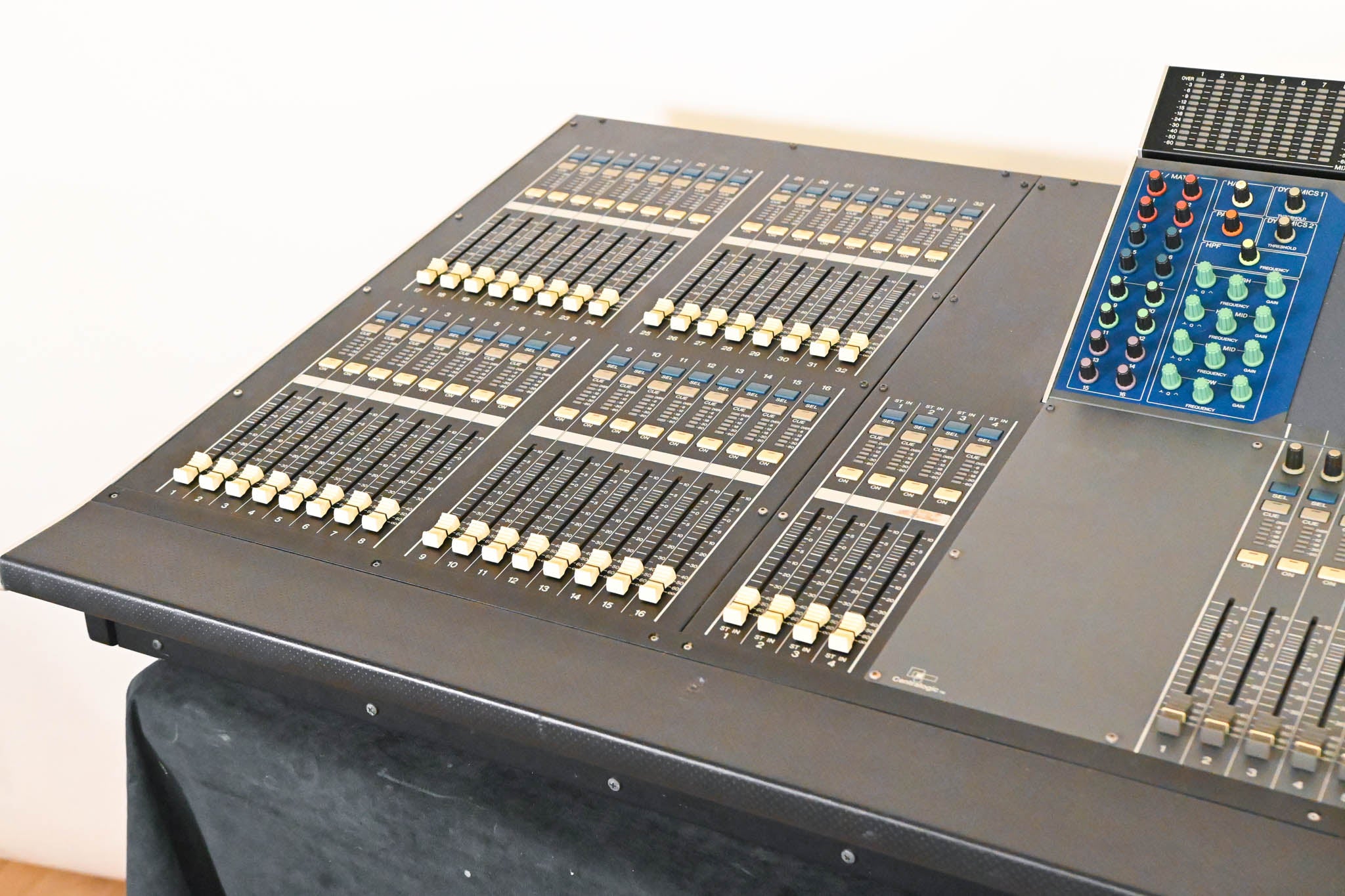 Yamaha M7CL-48 48-Channel Digital Audio Mixing Console