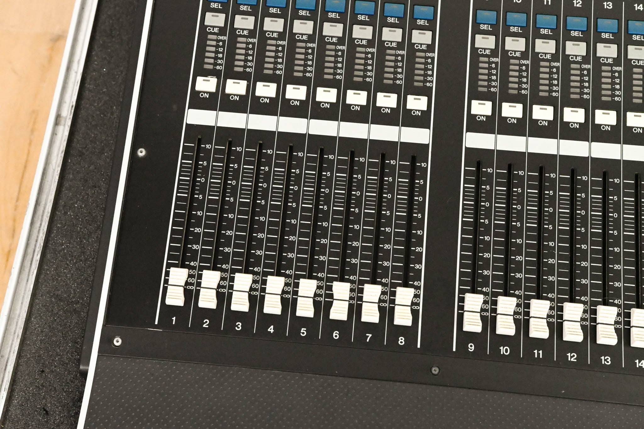 Yamaha M7CL-48 48-Channel Digital Audio Mixing Console with Road Case