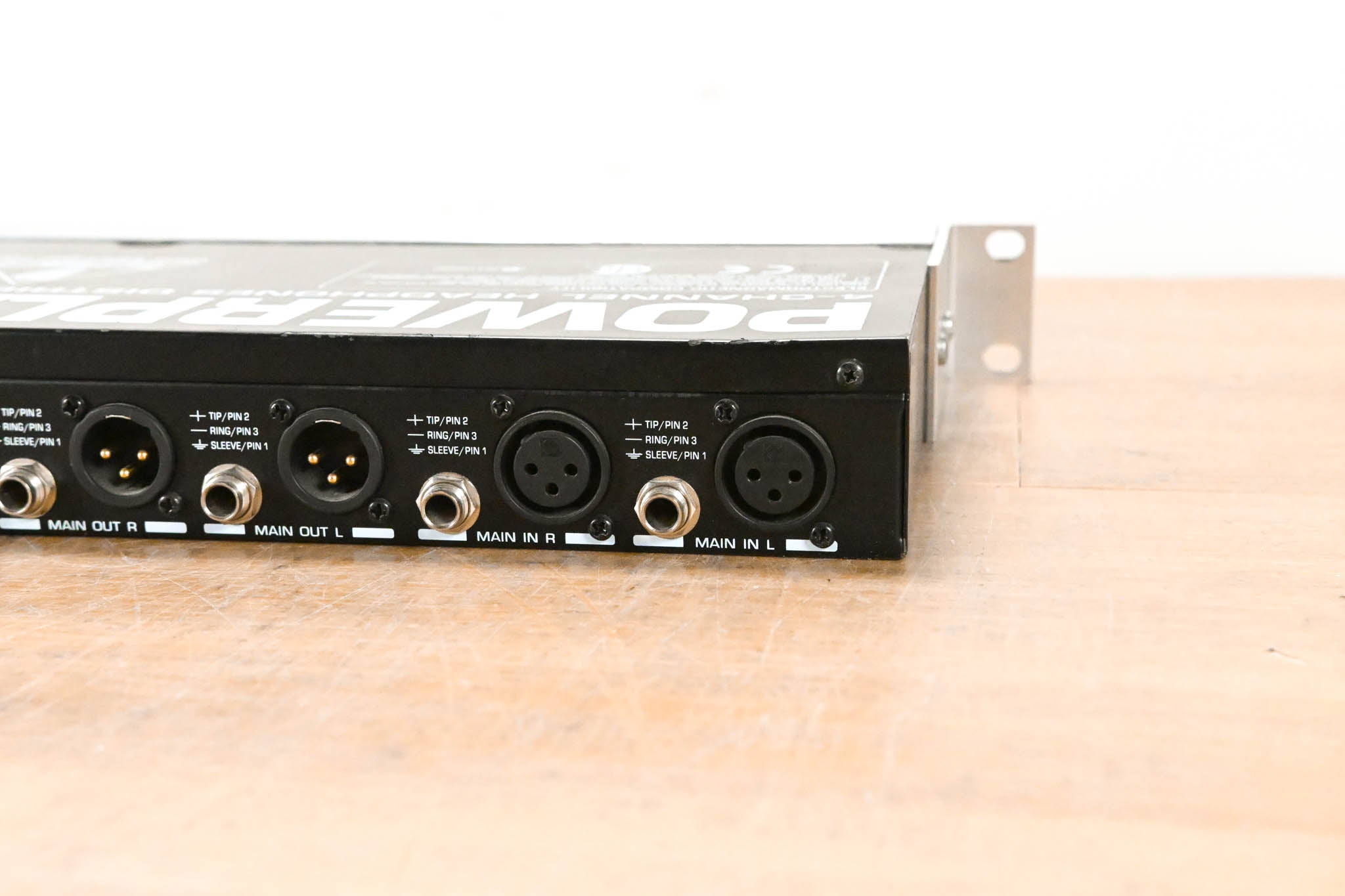 Behringer Powerplay Pro-XL HA4700 4-Channel Headphone Amplifier