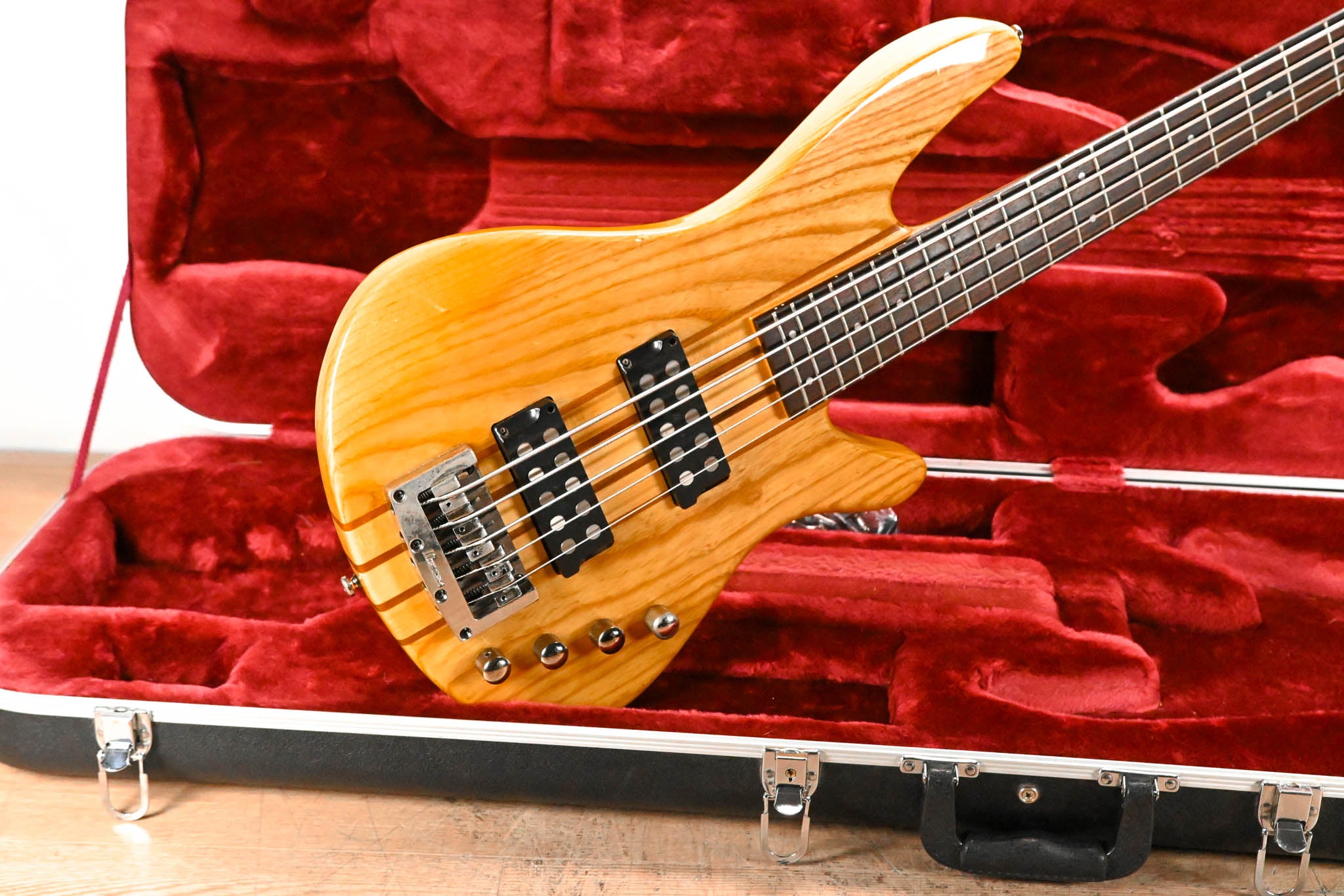 Ibanez SOUNDGEAR SRX705 5 String Standard Bass Guitar w/ Hard Case