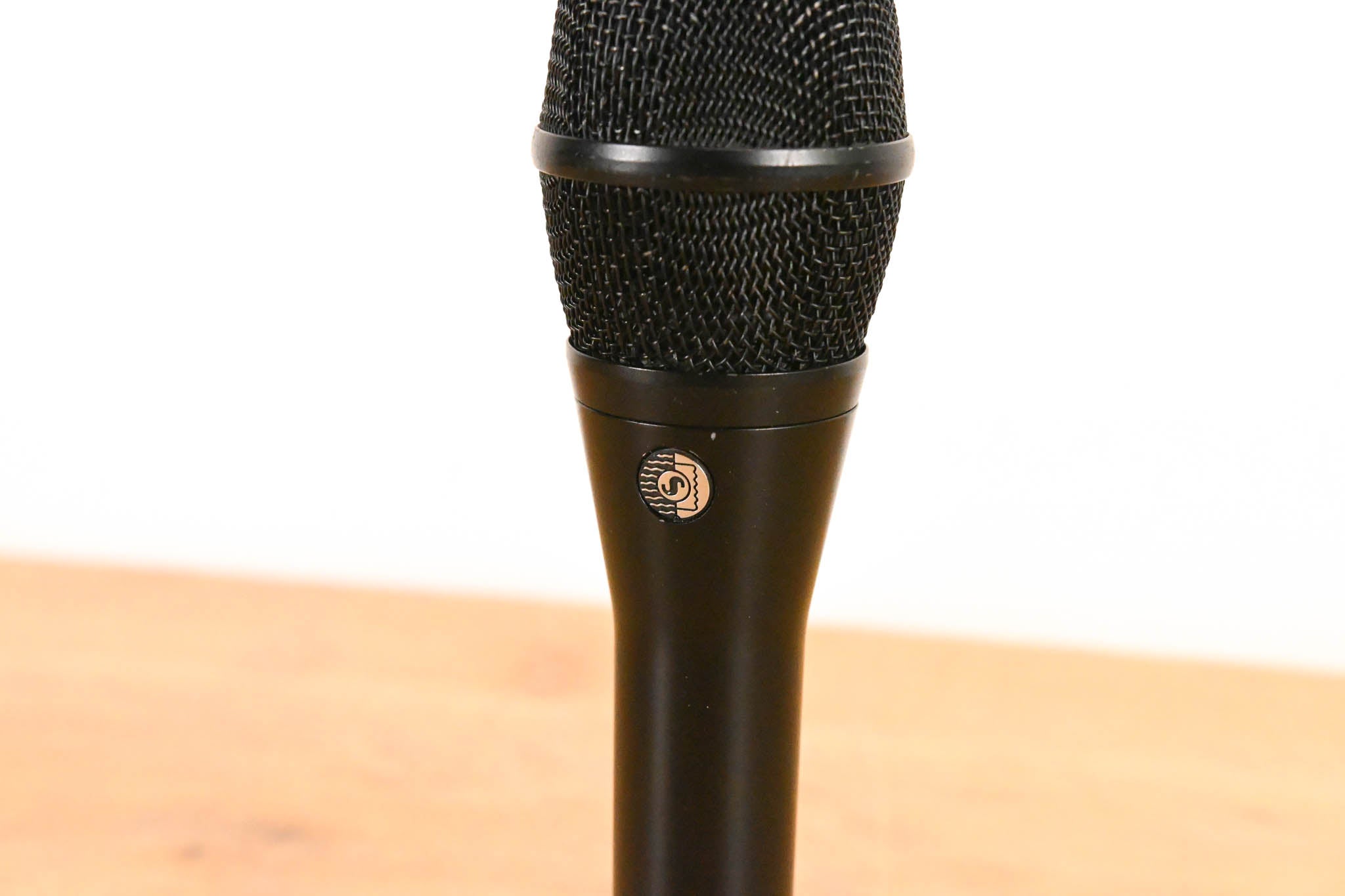 Shure KSM9HS Dual-Pattern Condenser Handheld Vocal Microphone