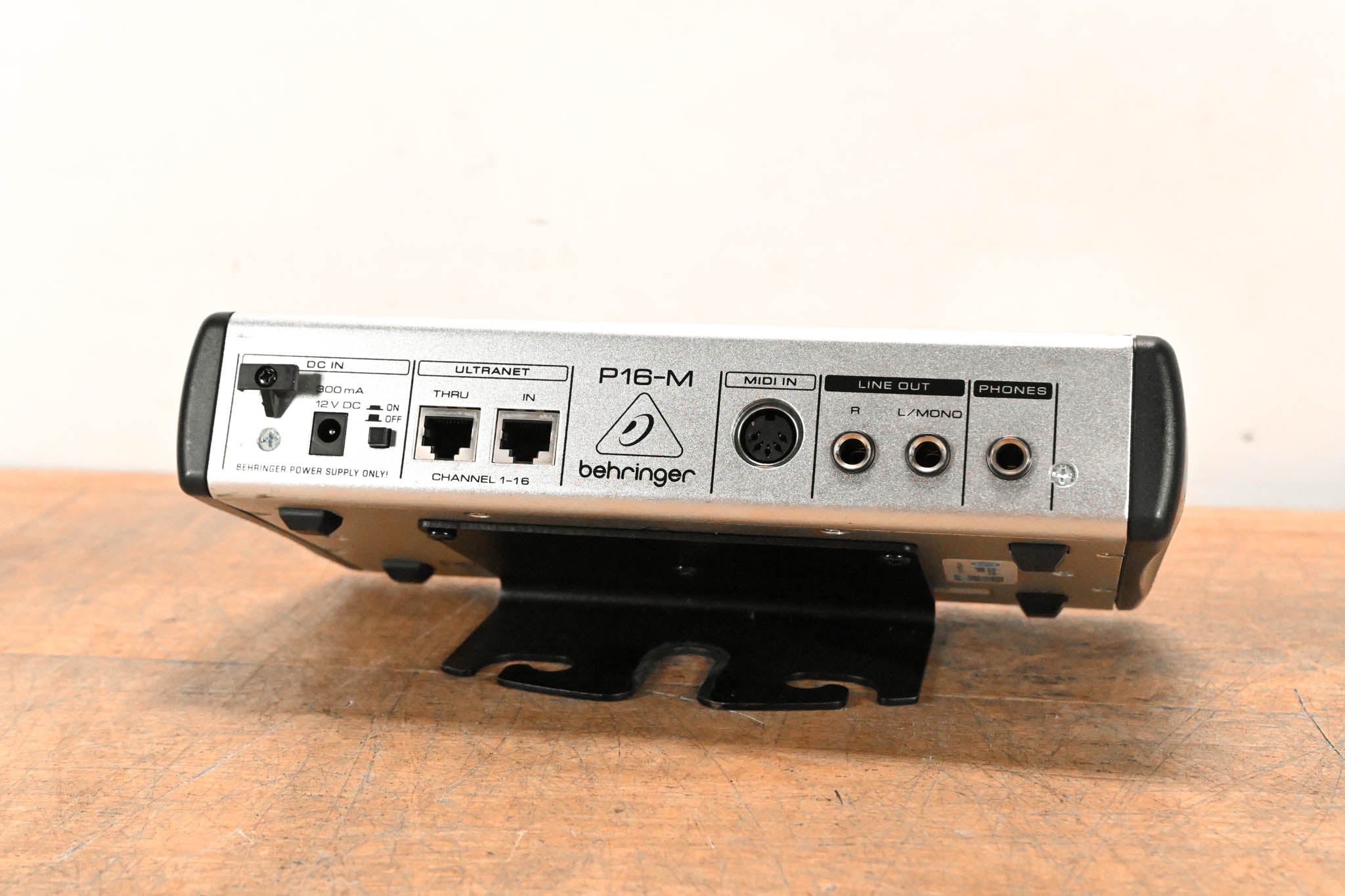 Behringer Powerplay P16-M 16-Channel Digital Personal Mixer