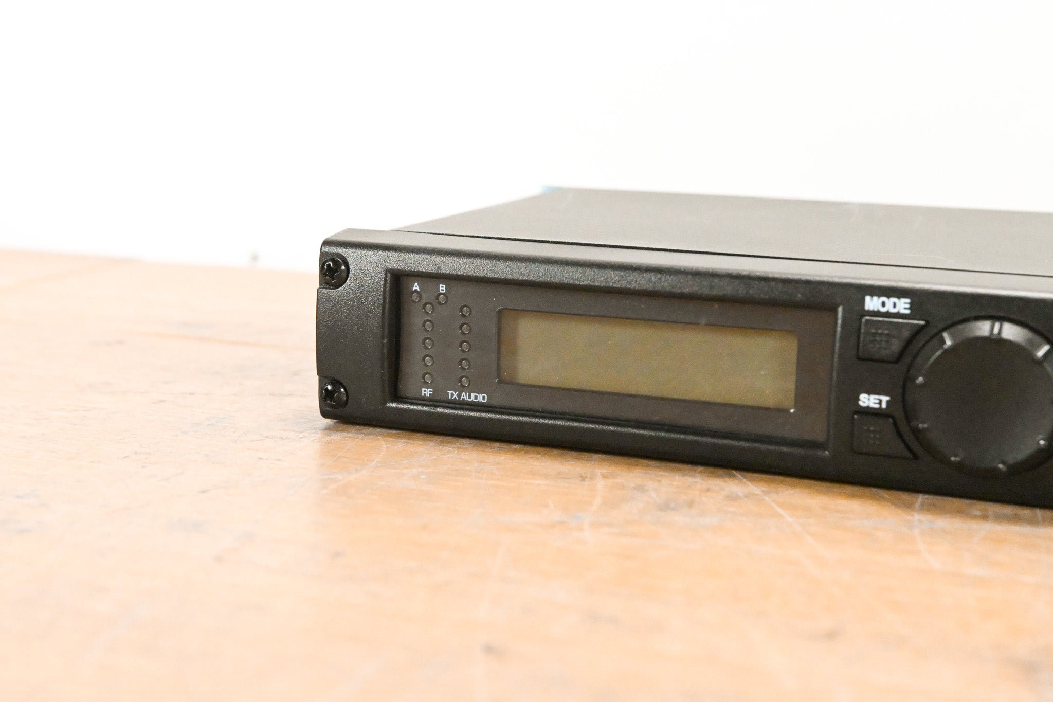 Shure ULXP24/58 Handheld Wireless System - J1 Band (NO POWER SUPPLY)