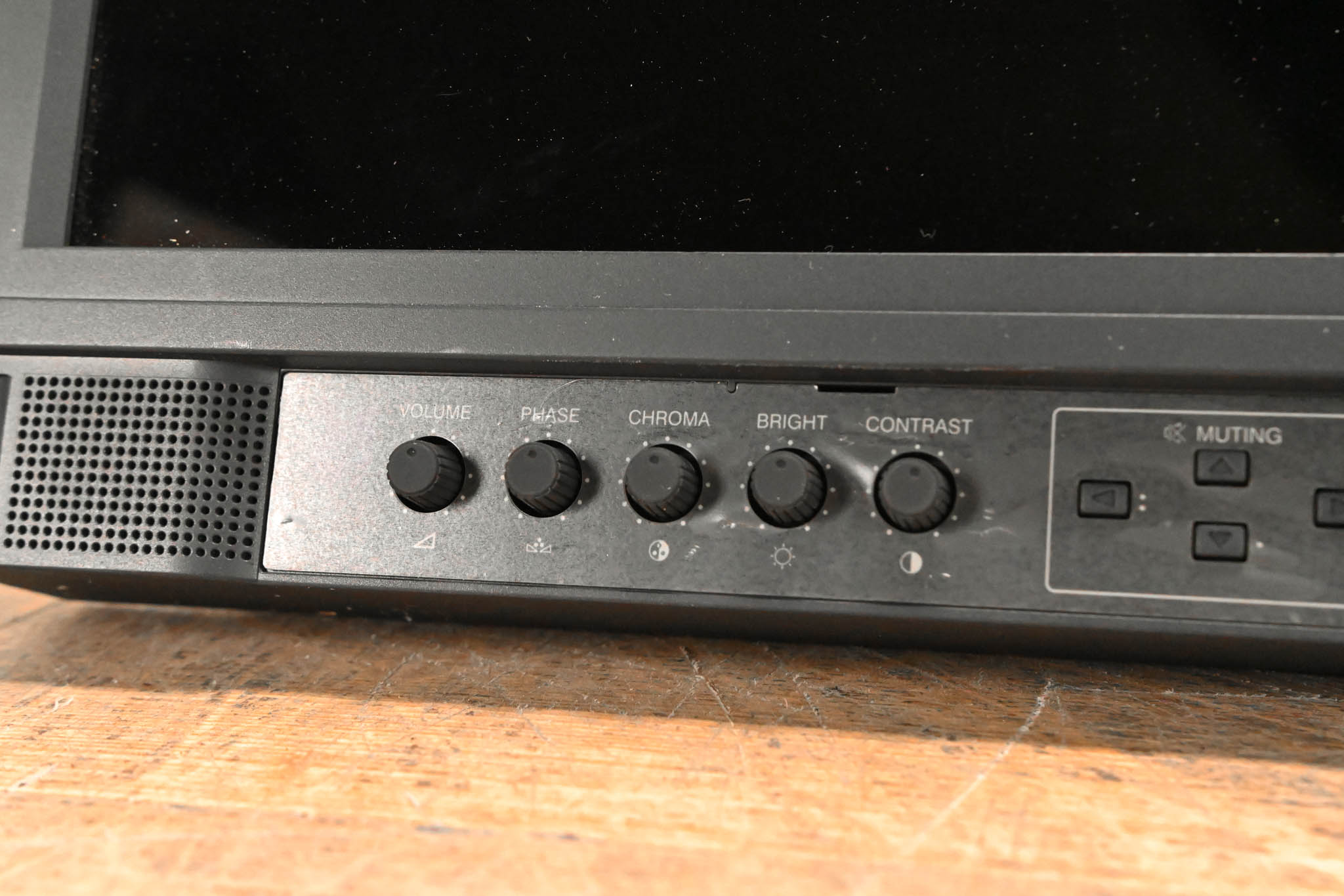 JVC DT-V20L1 20-inch HD Multi-Format Studio Monitor
