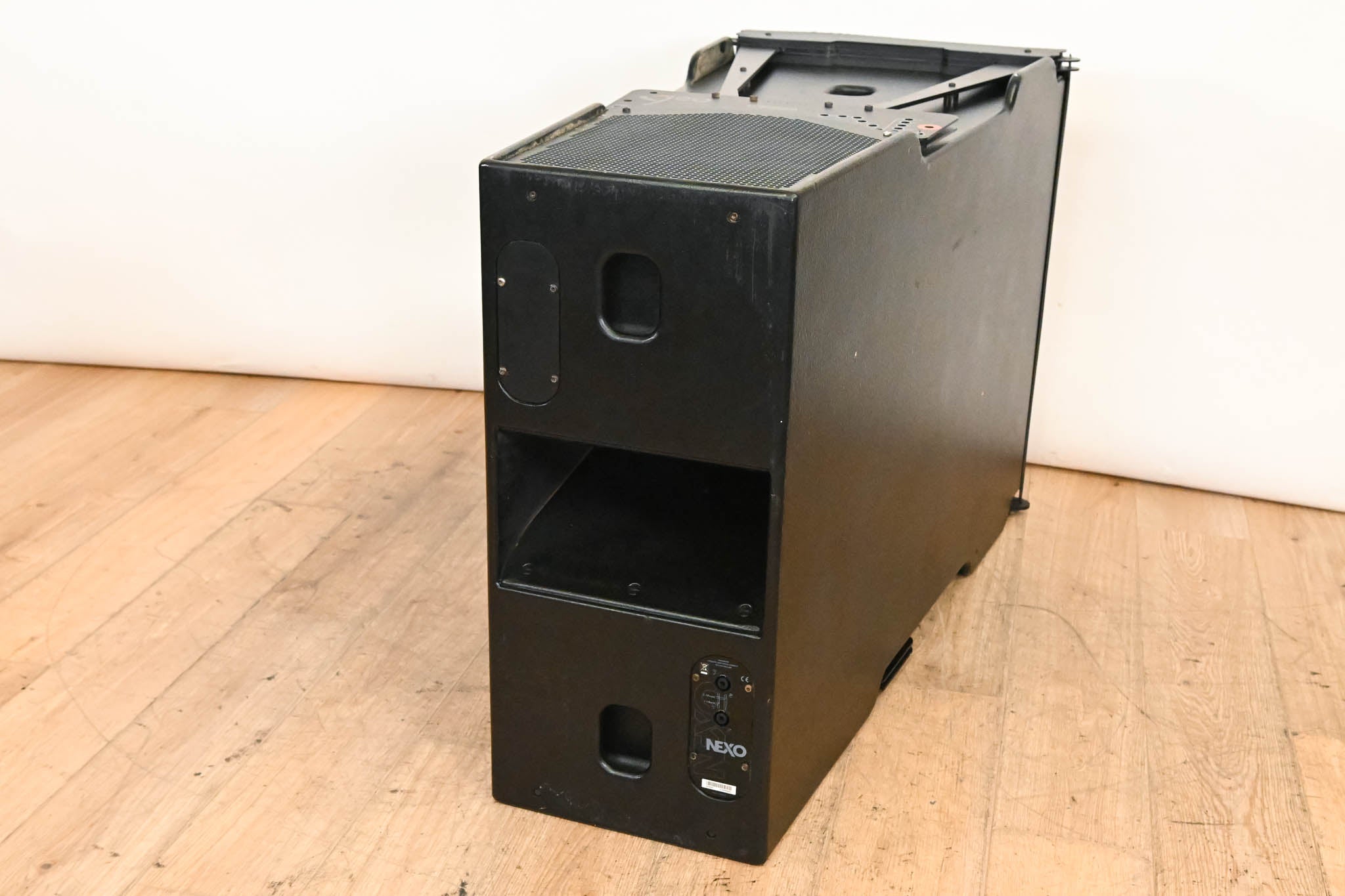 NEXO GEO SUB Cardioid Bass and Sub-Bass Module