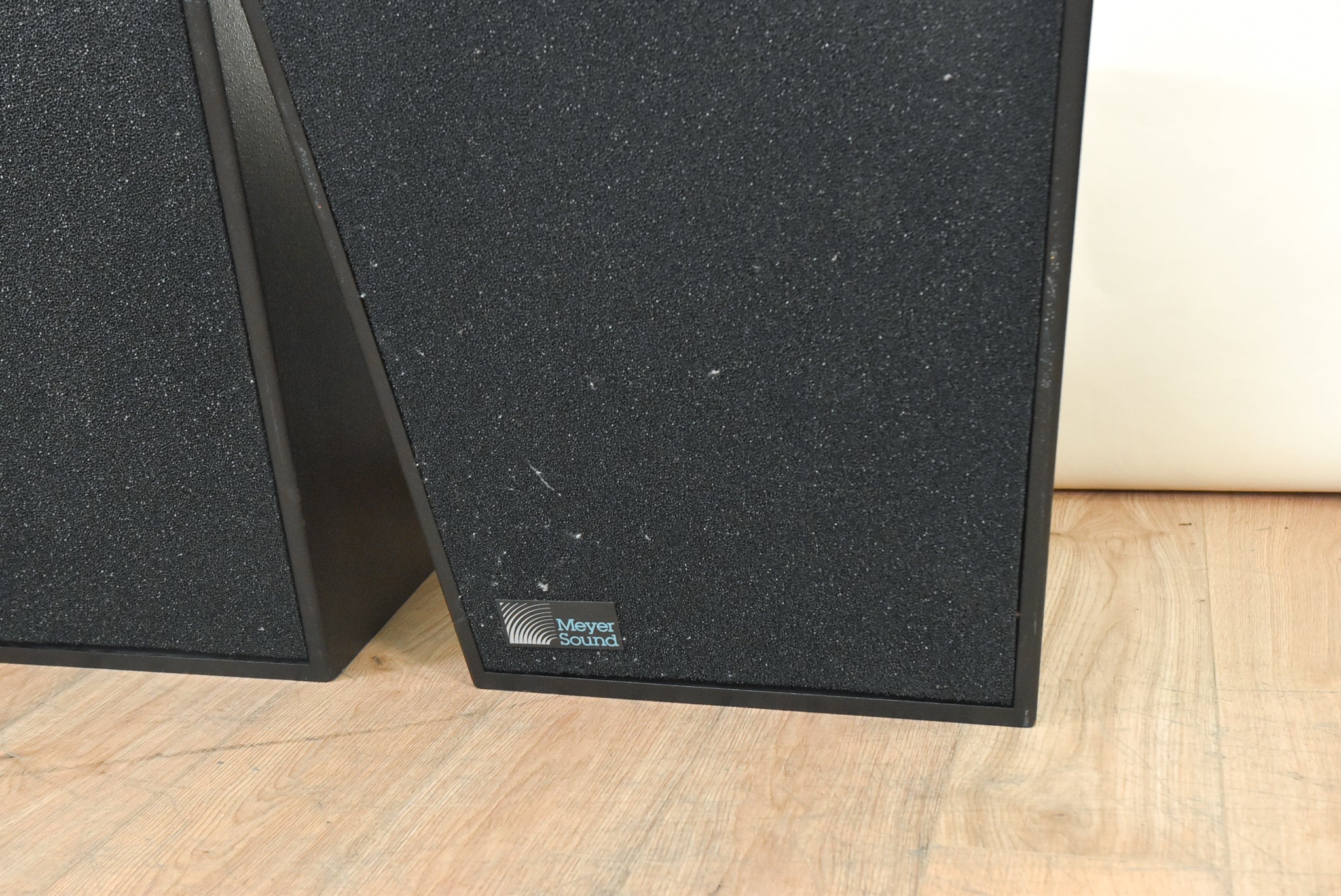 Meyer Sound DF-4 Medium-Throw Down Fill Self-Powered Loudspeaker (PAIR)