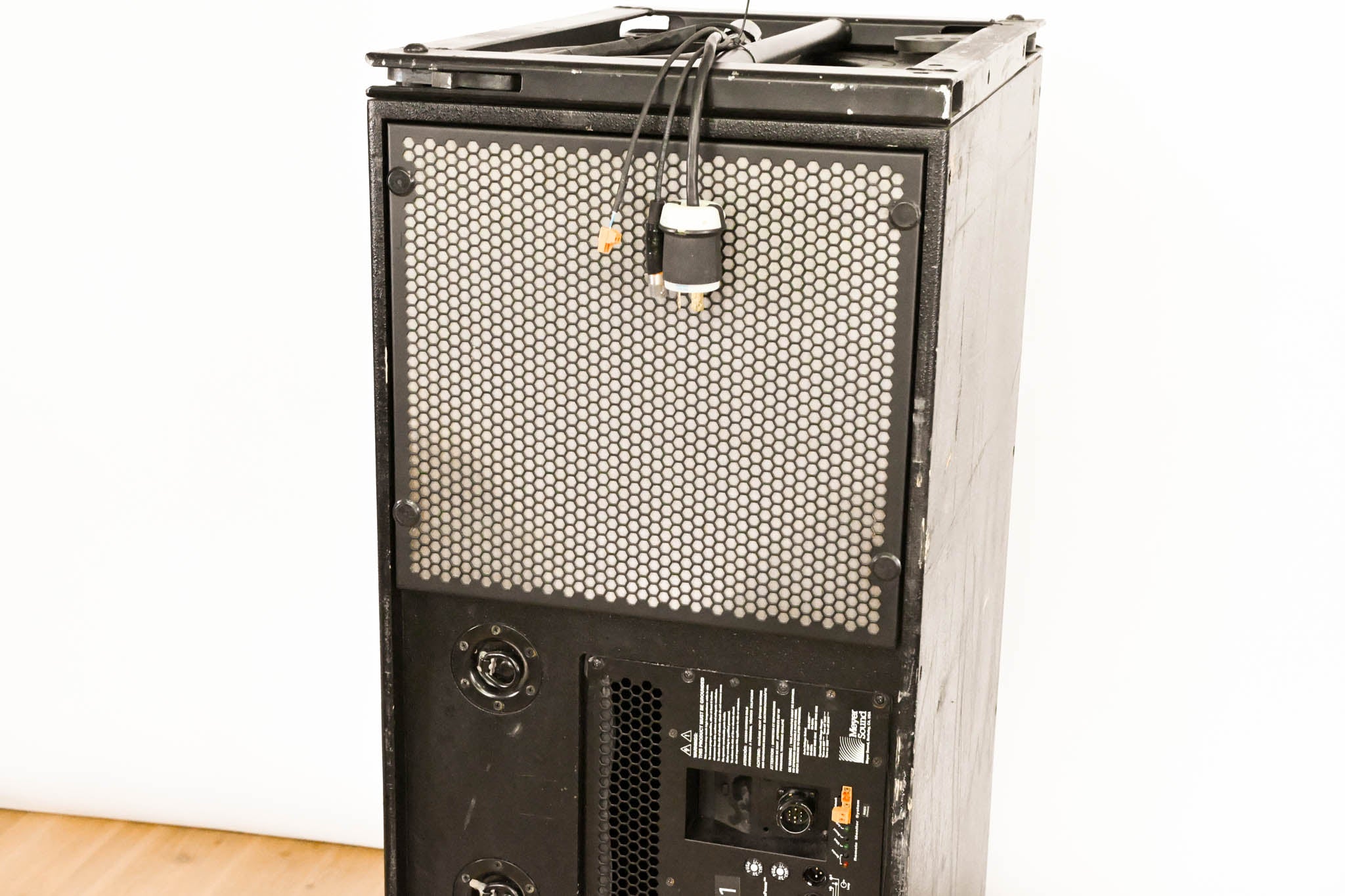 Meyer Sound M3D-SUB Active Directional Cardioid Subwoofer