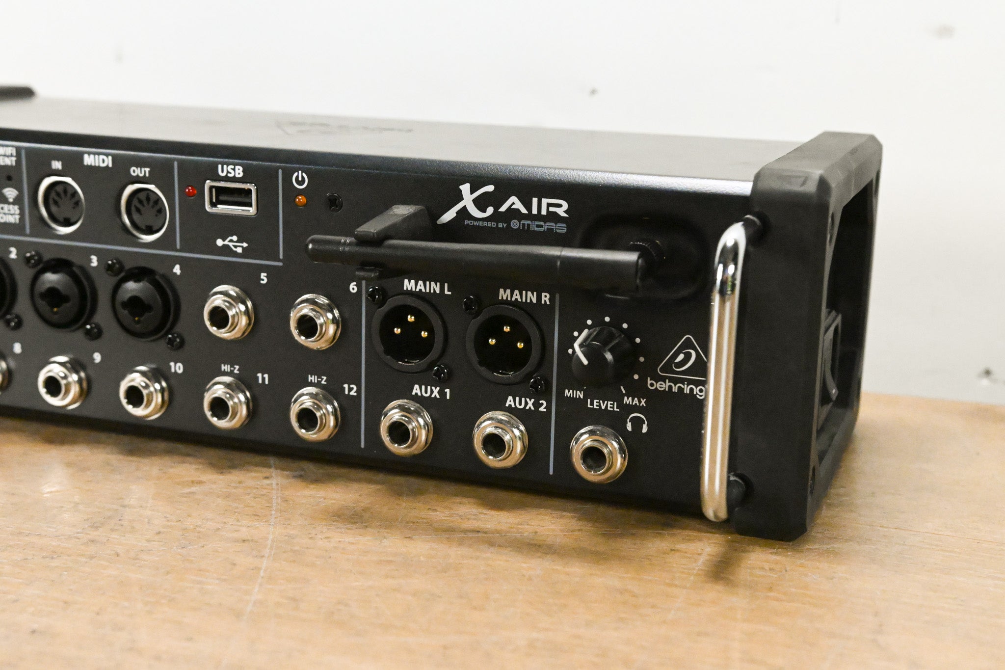 Behringer X Air XR12 12-Input Tablet-Controlled Digital Mixer